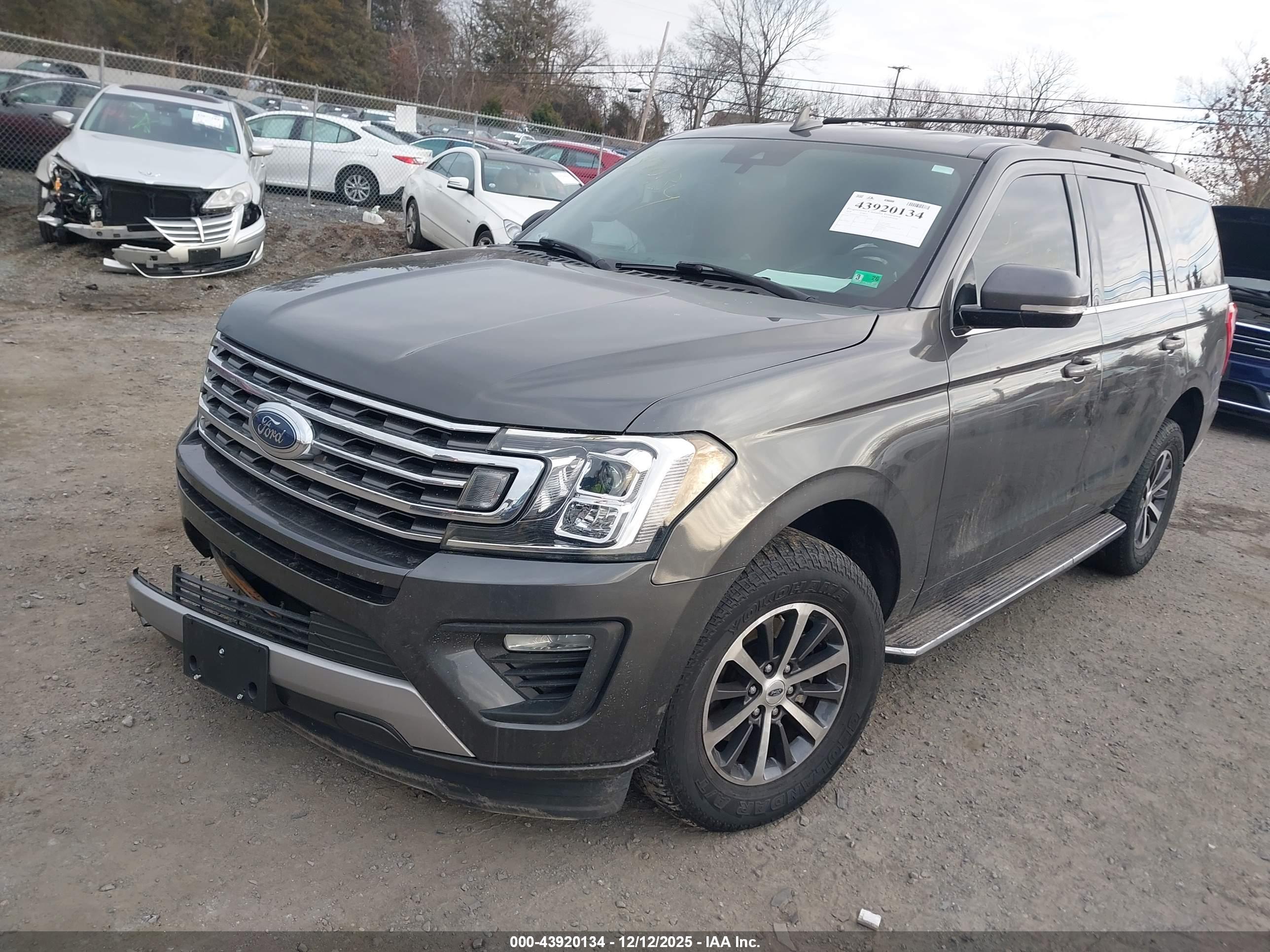 FORD EXPEDITION image 2