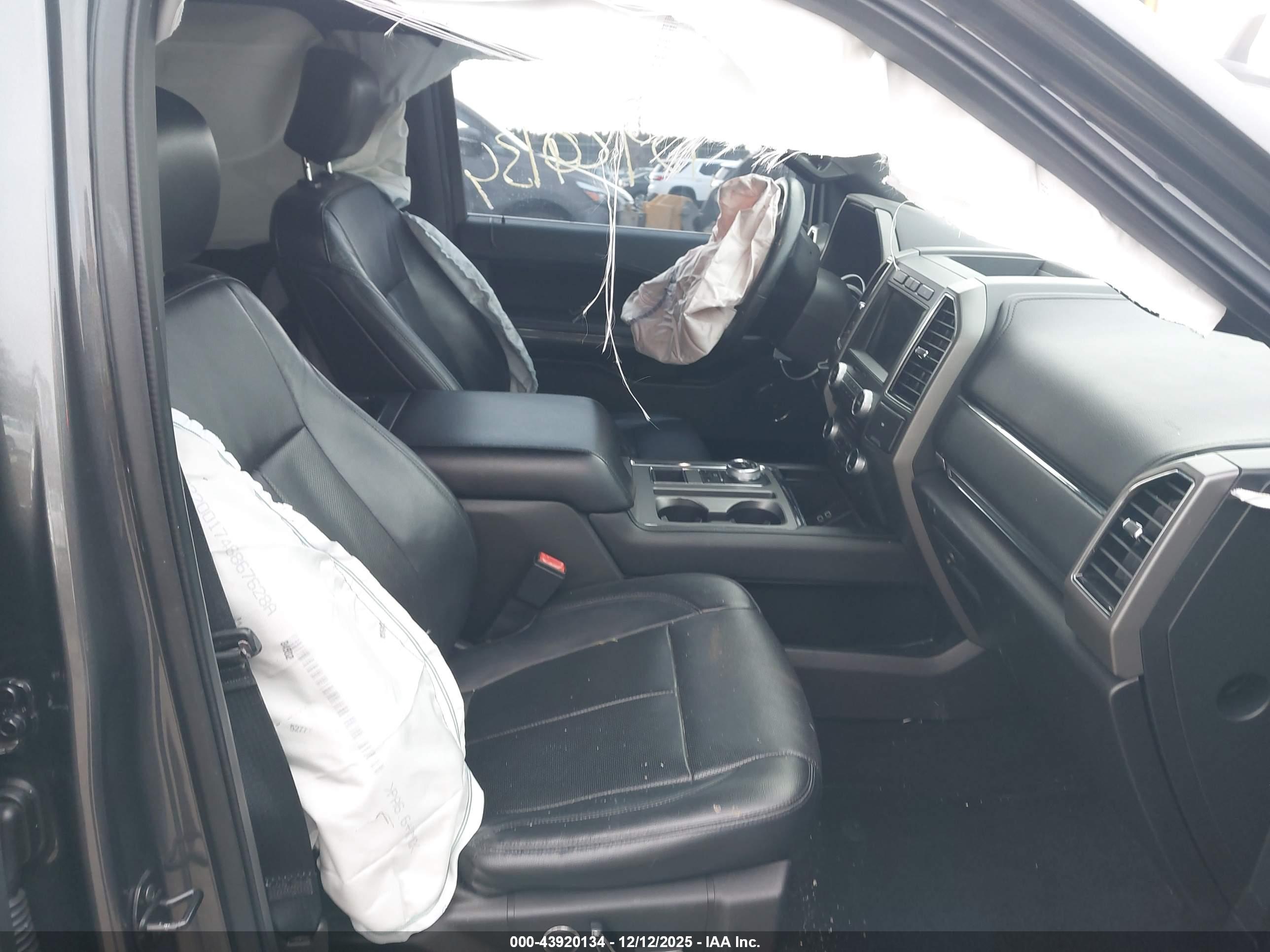 FORD EXPEDITION image 5