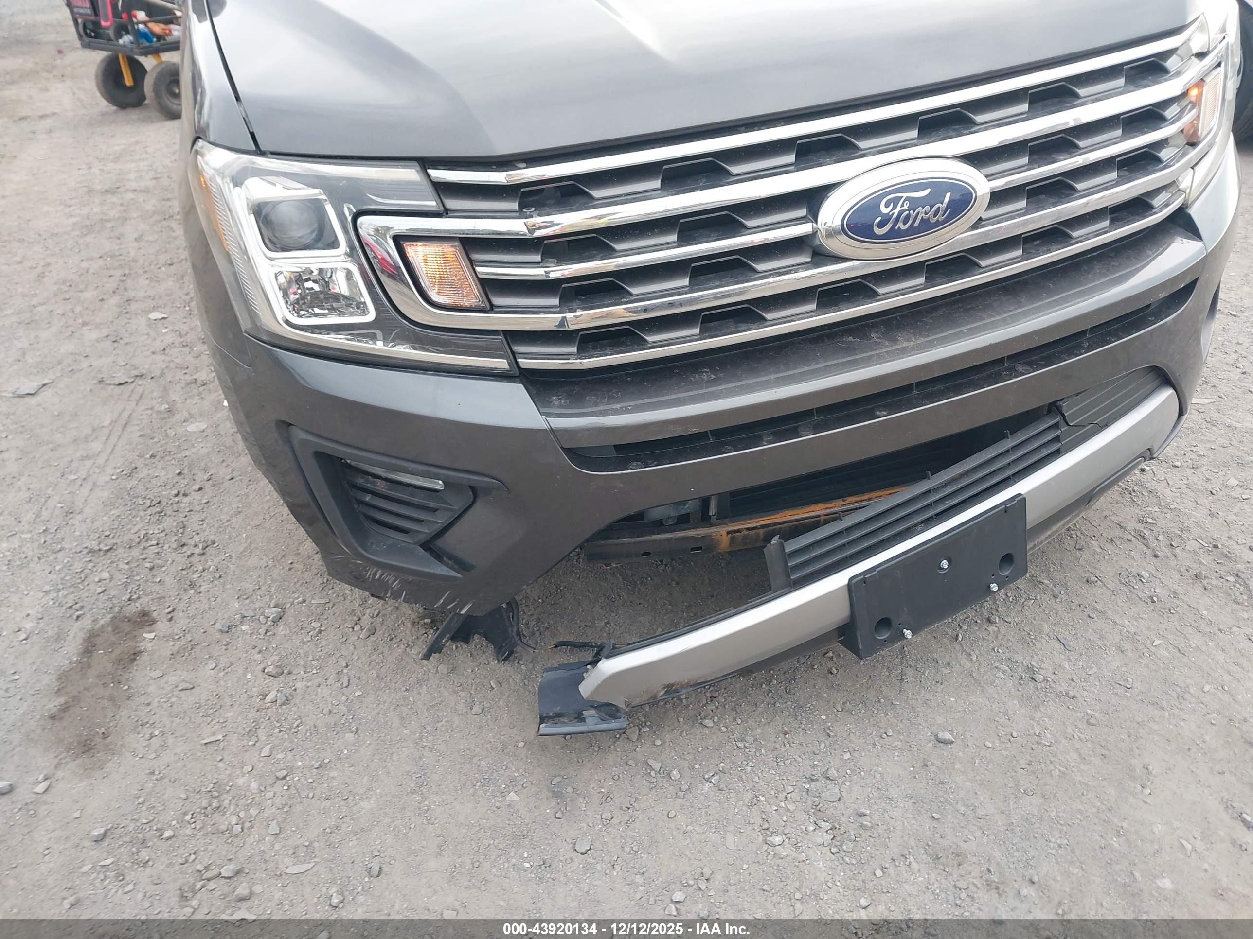 FORD EXPEDITION image 6