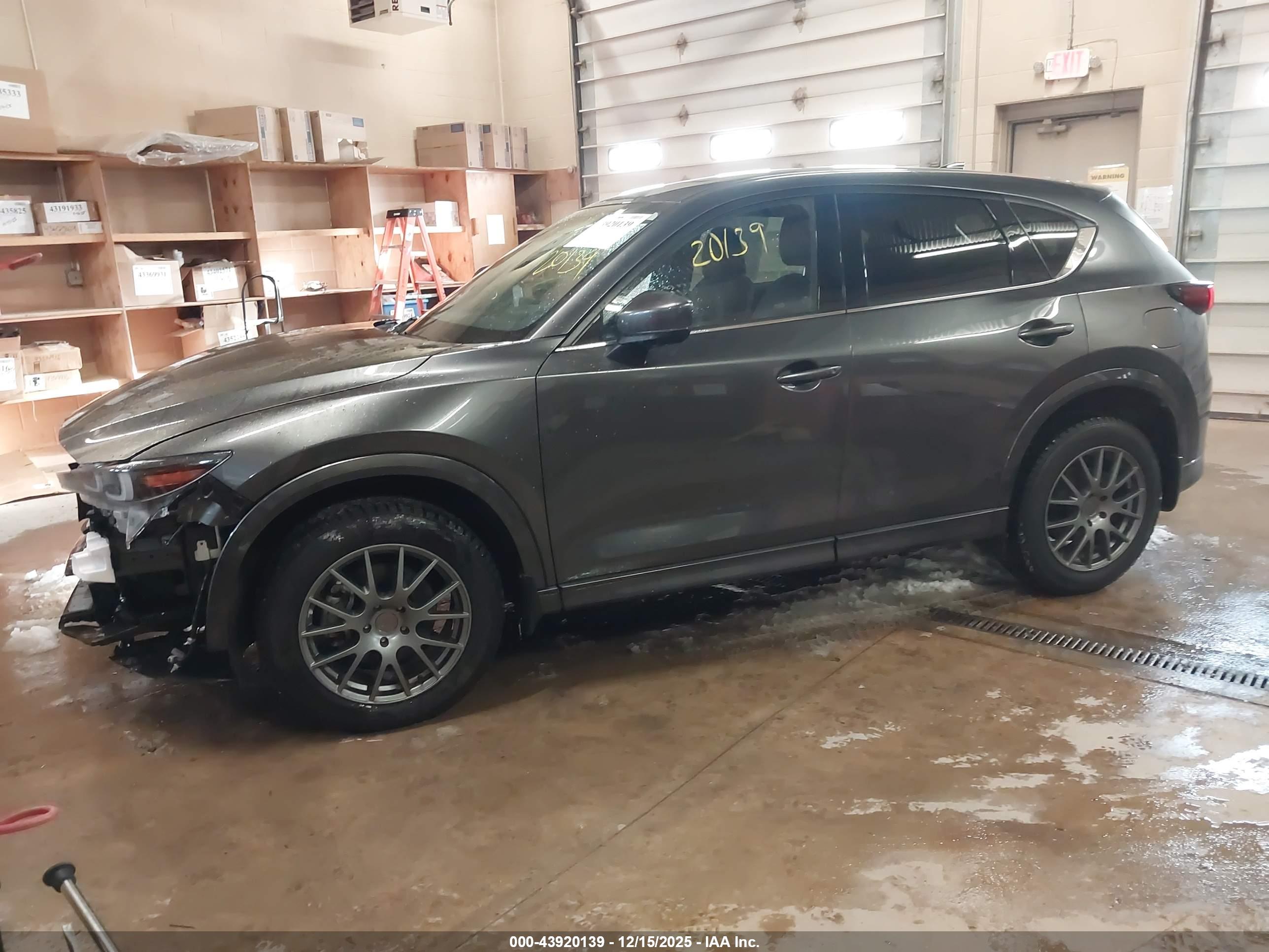 MAZDA CX-5 image 2
