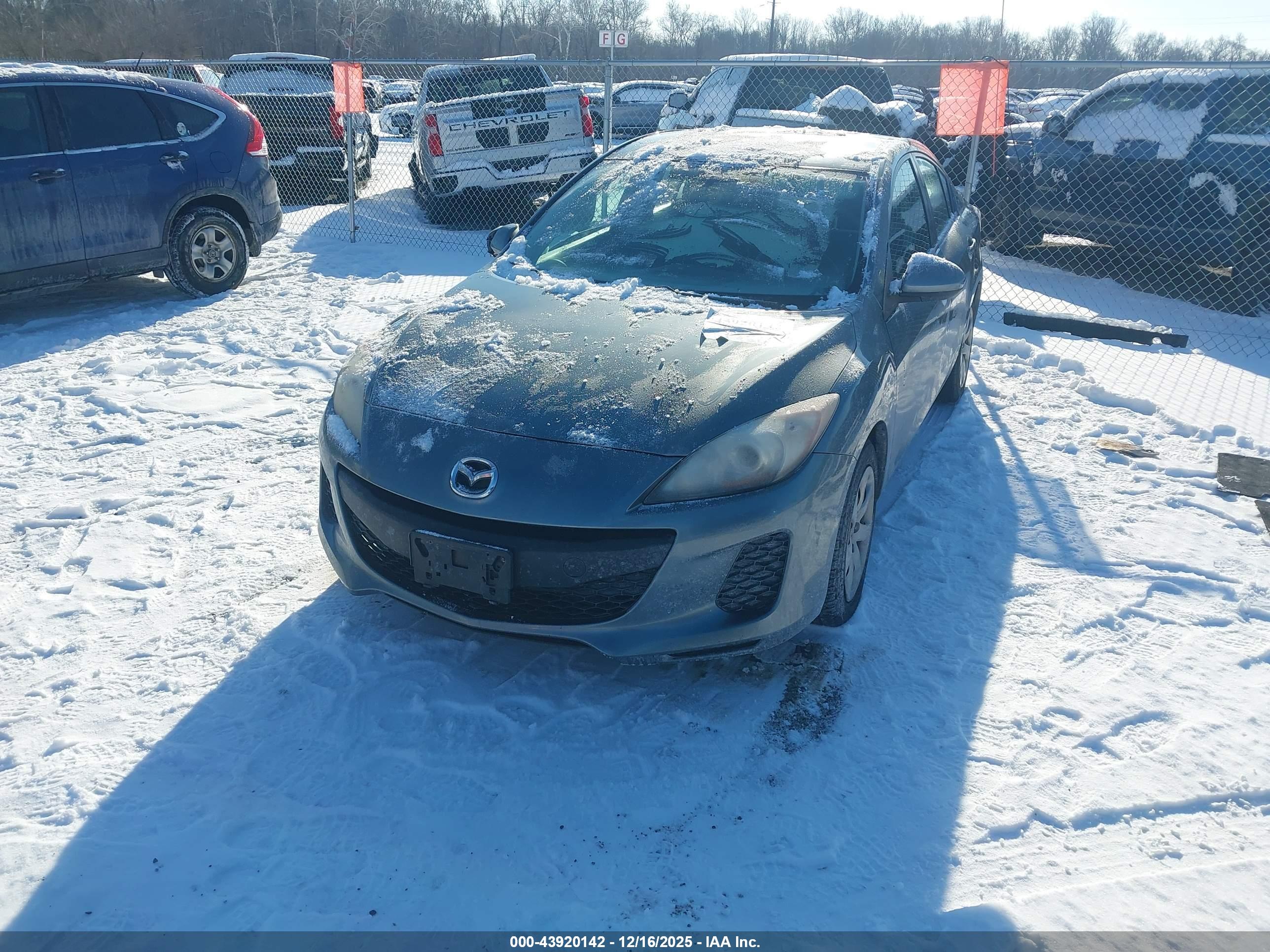 MAZDA MAZDA3 image 2