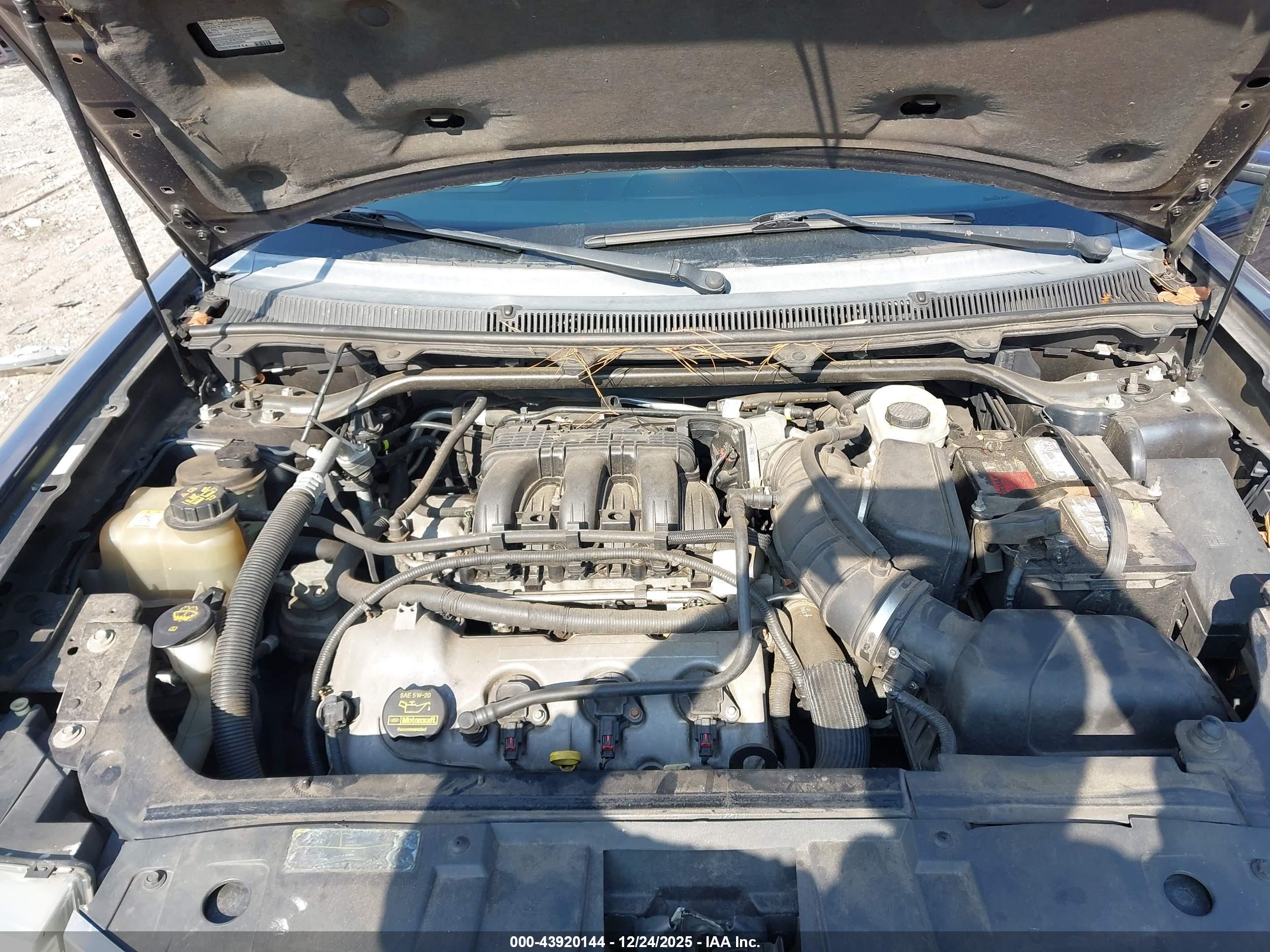 FORD FLEX image 10