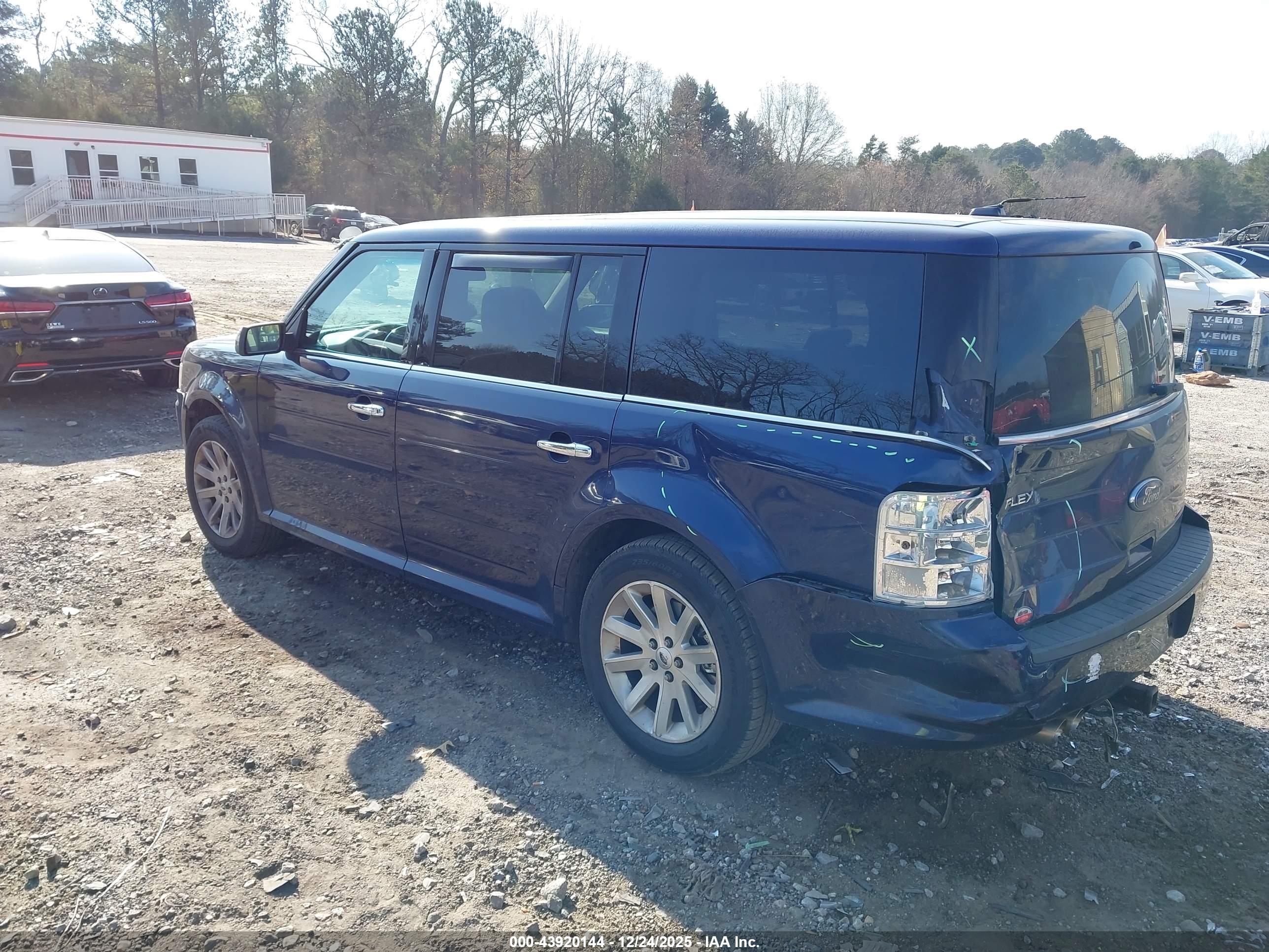 FORD FLEX image 3
