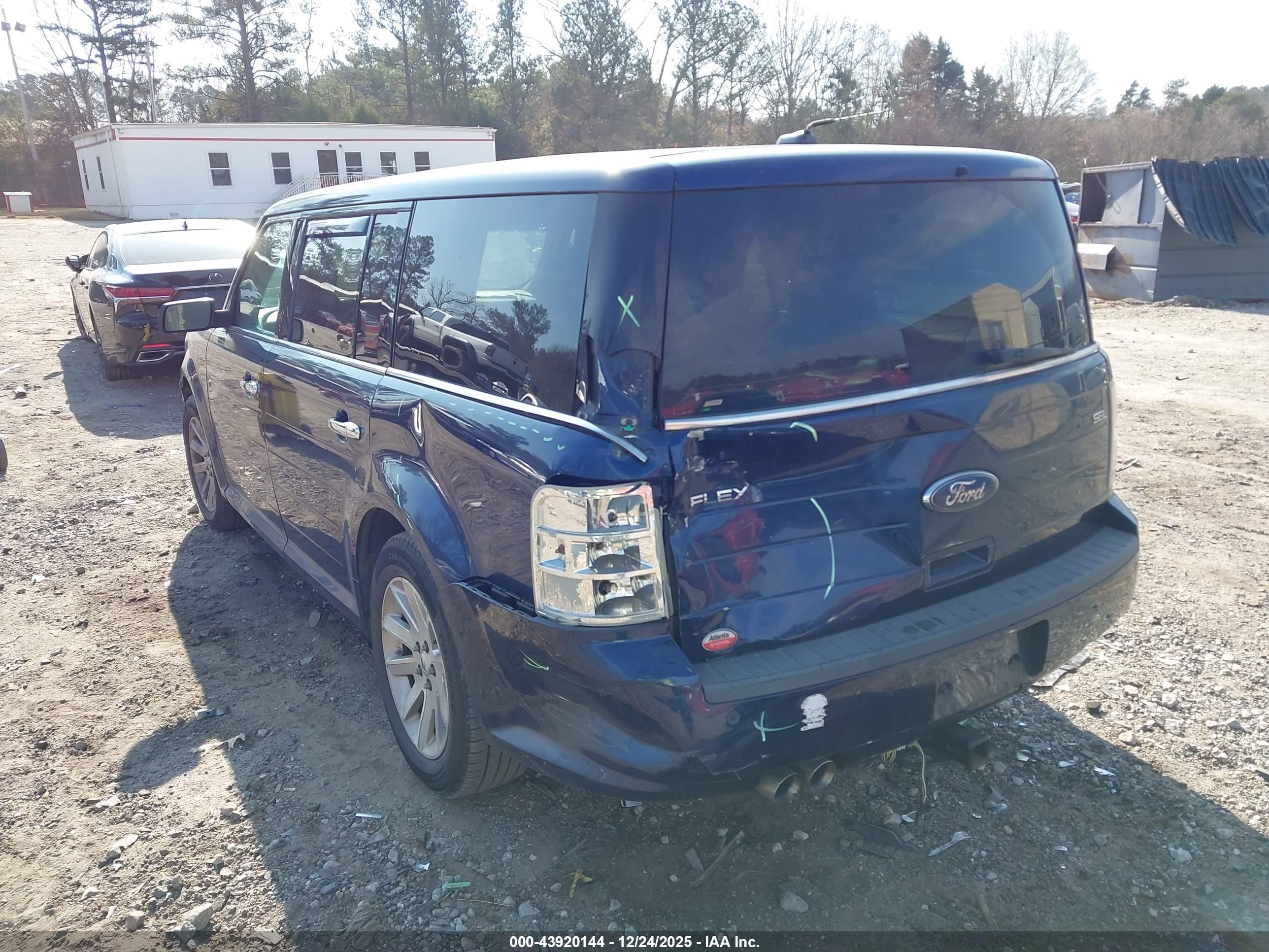 FORD FLEX image 6