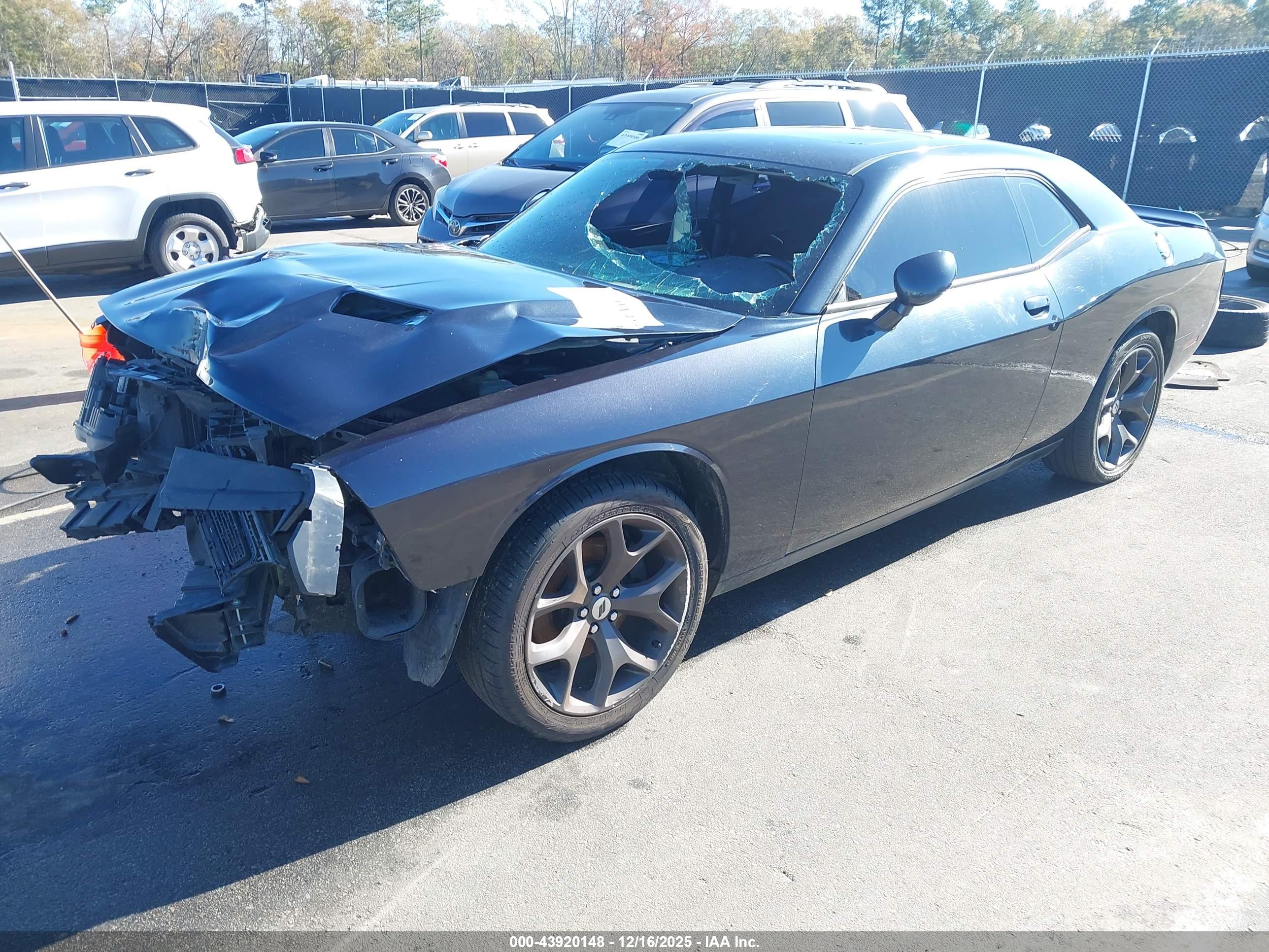 DODGE CHALLENGER image 2