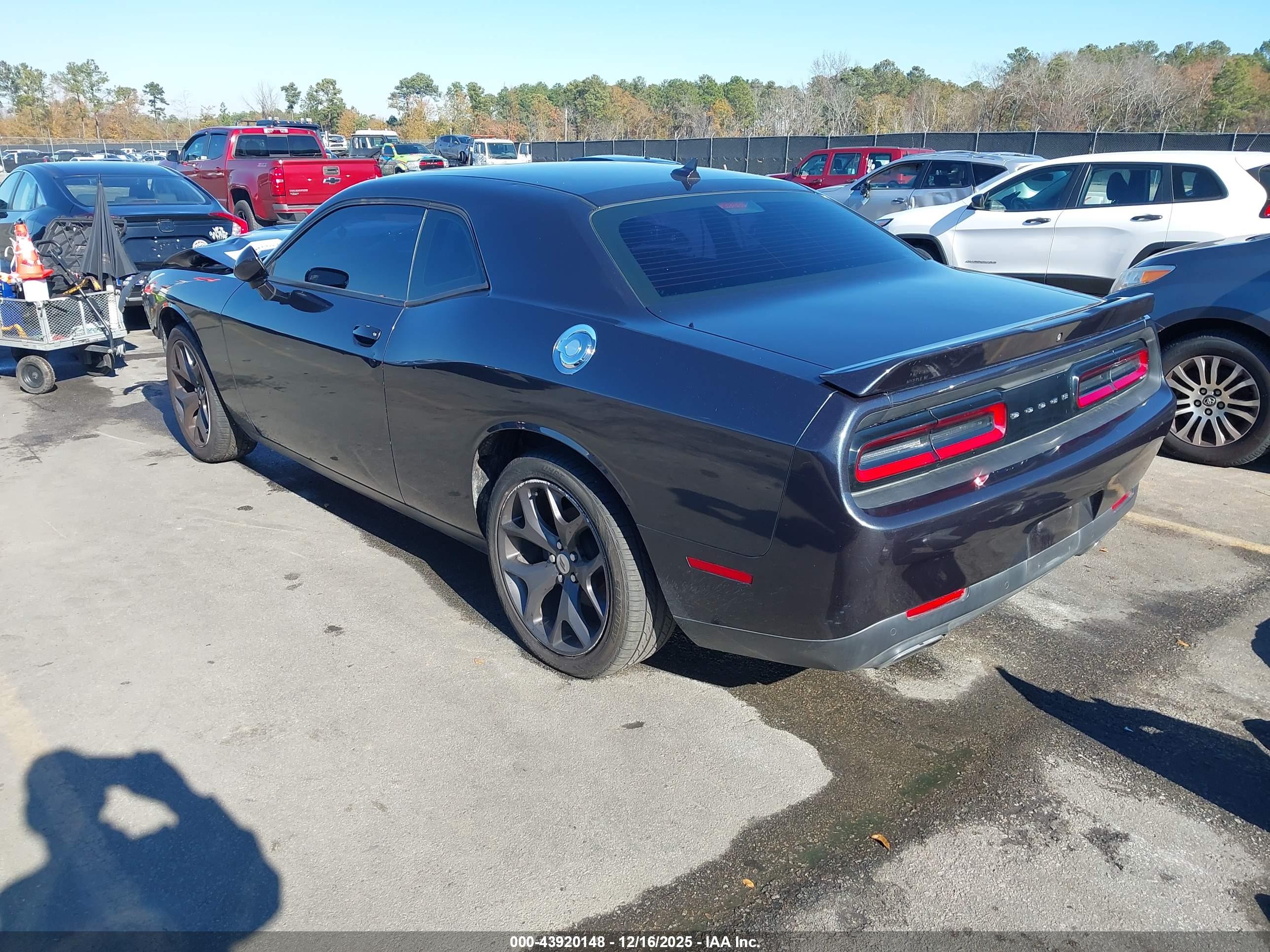 DODGE CHALLENGER image 3