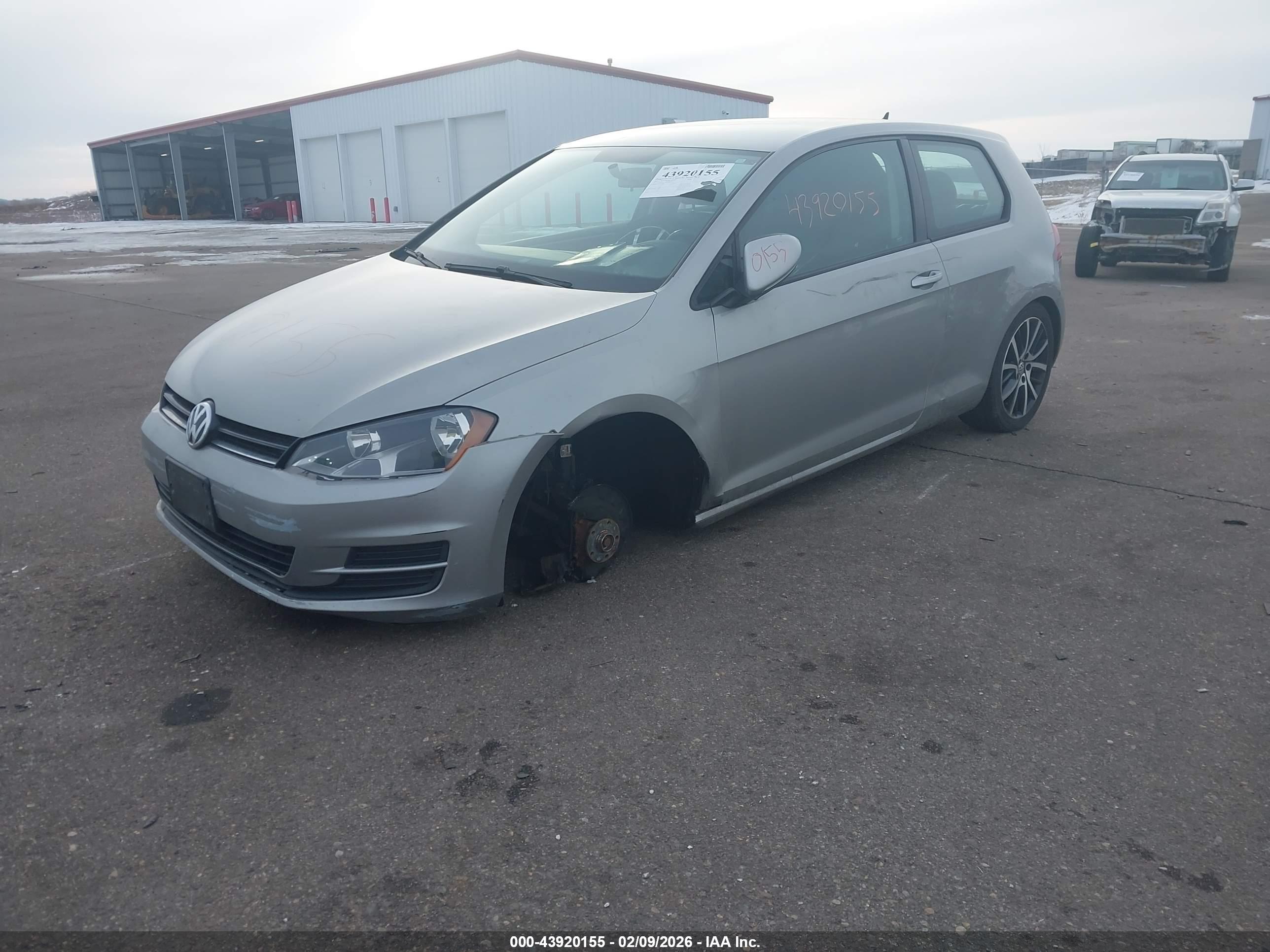 VOLKSWAGEN GOLF image 2