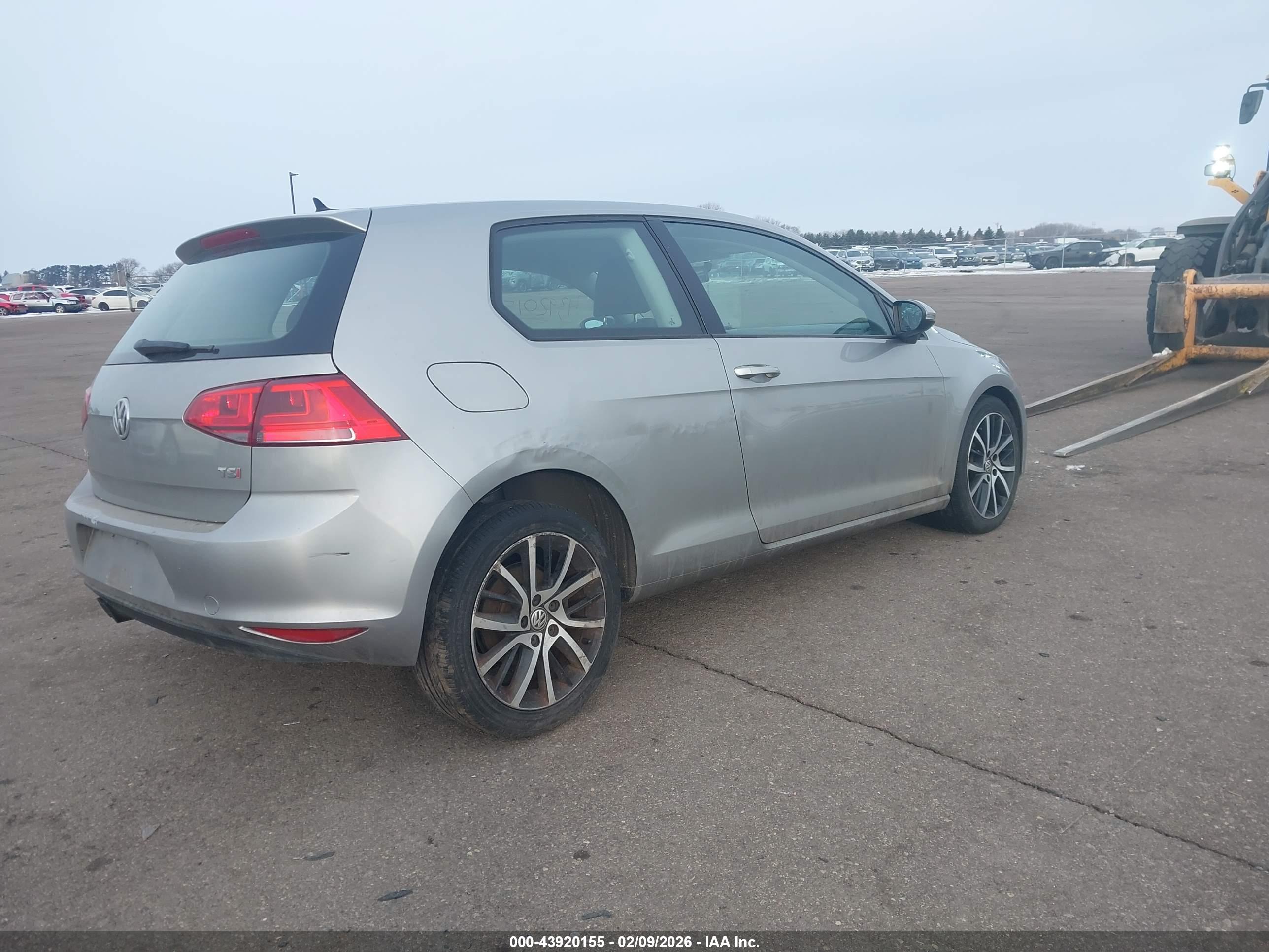 VOLKSWAGEN GOLF image 4