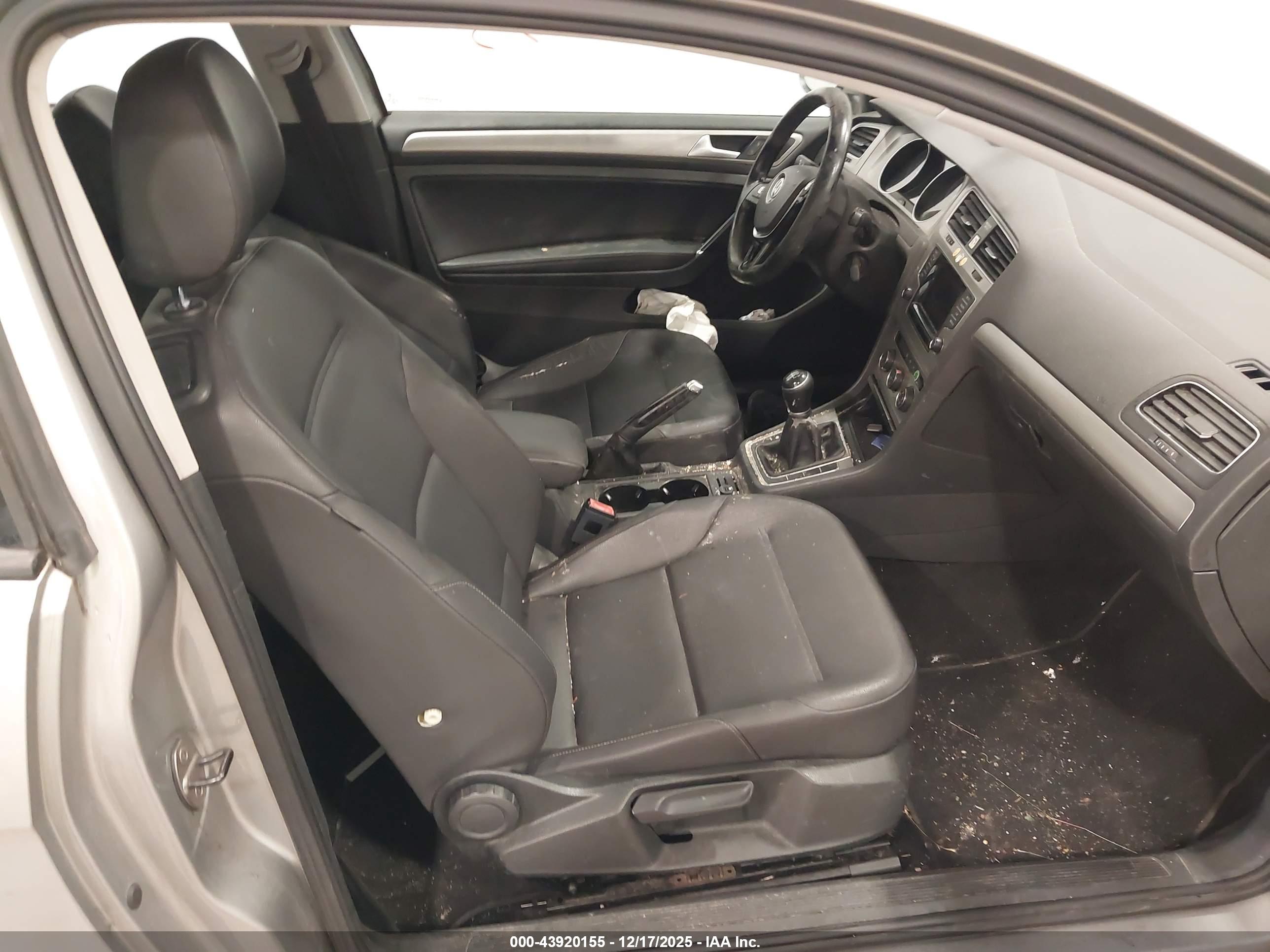 VOLKSWAGEN GOLF image 5