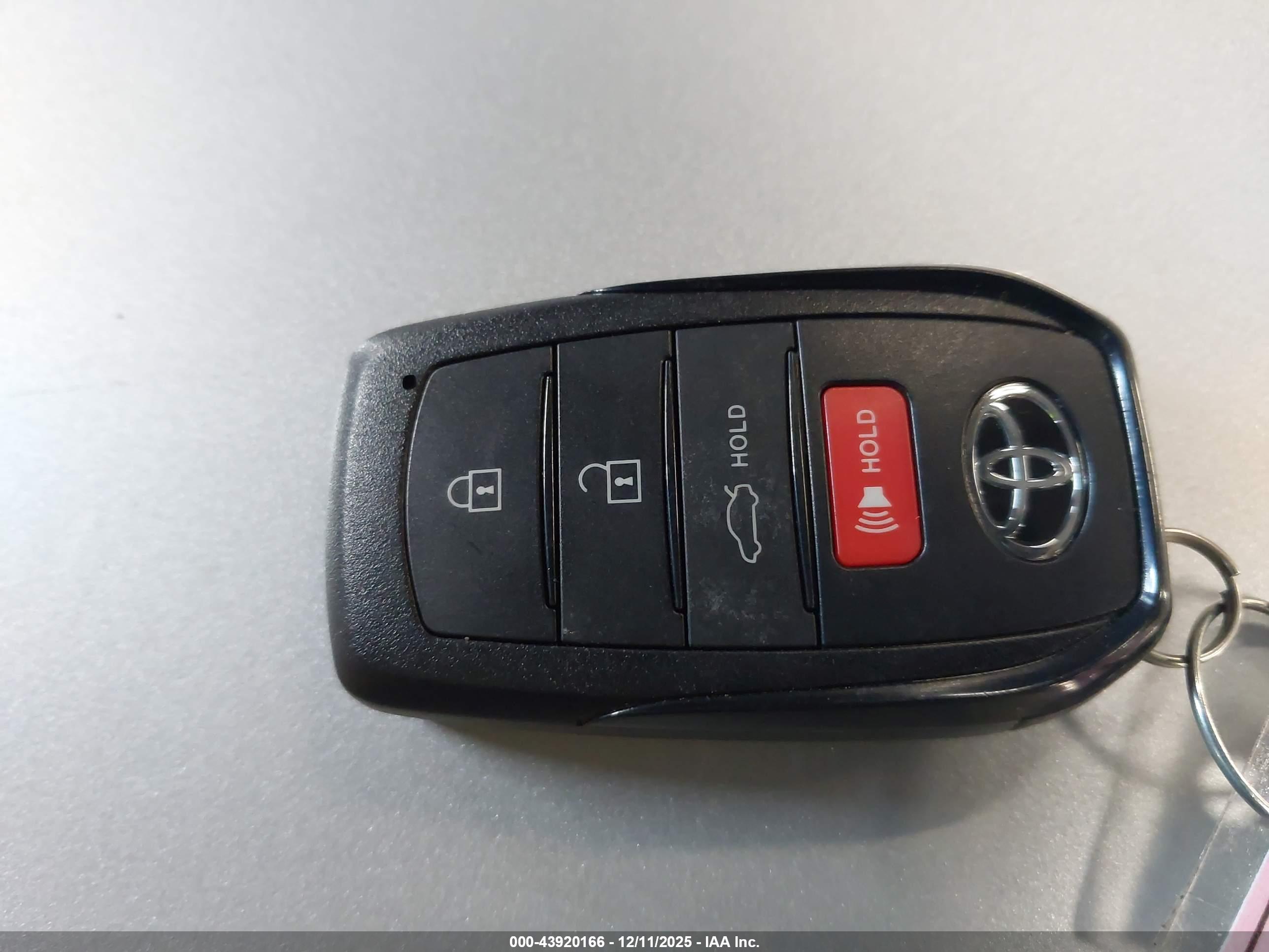 TOYOTA COROLLA image 11