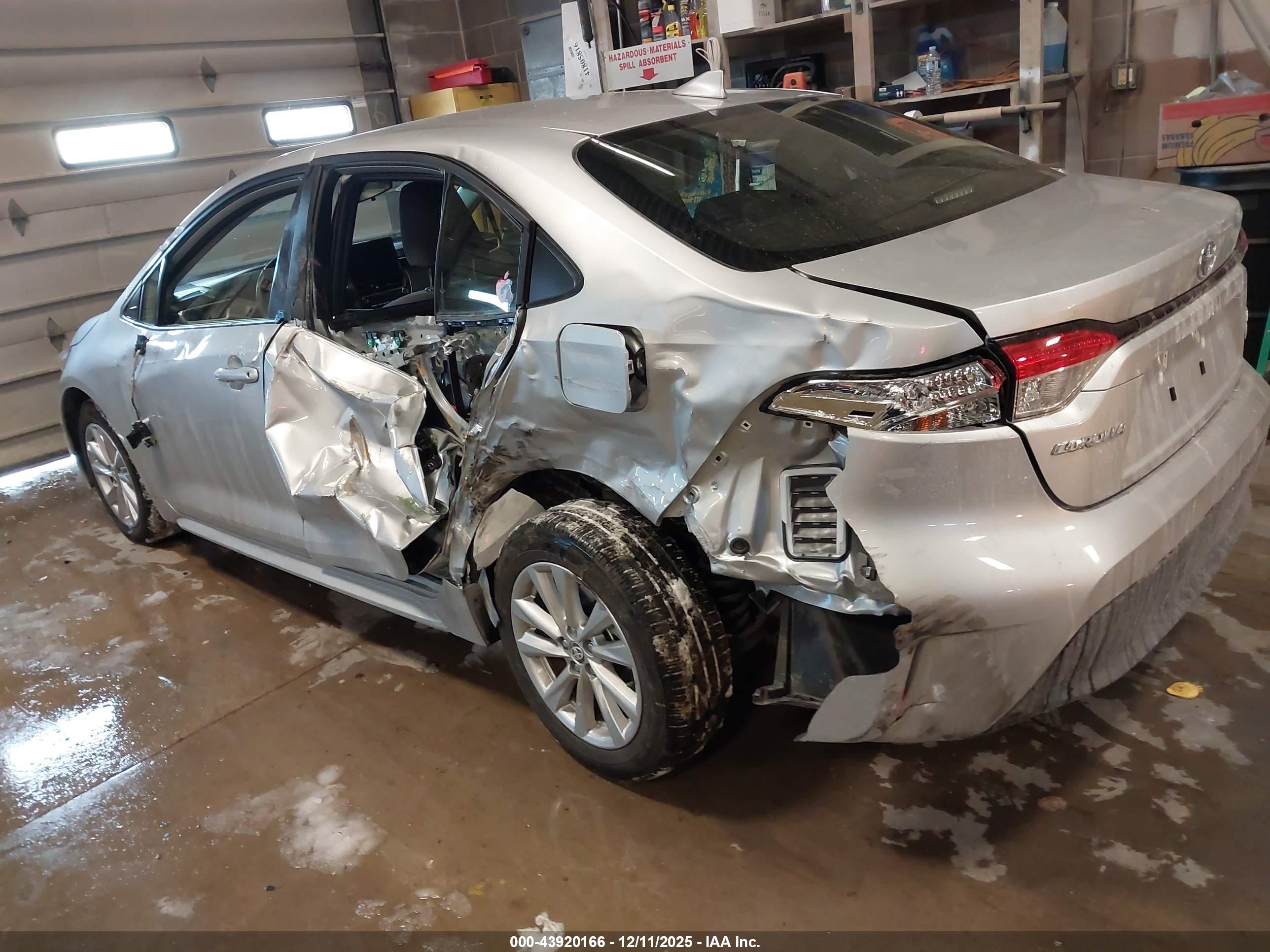 TOYOTA COROLLA image 3