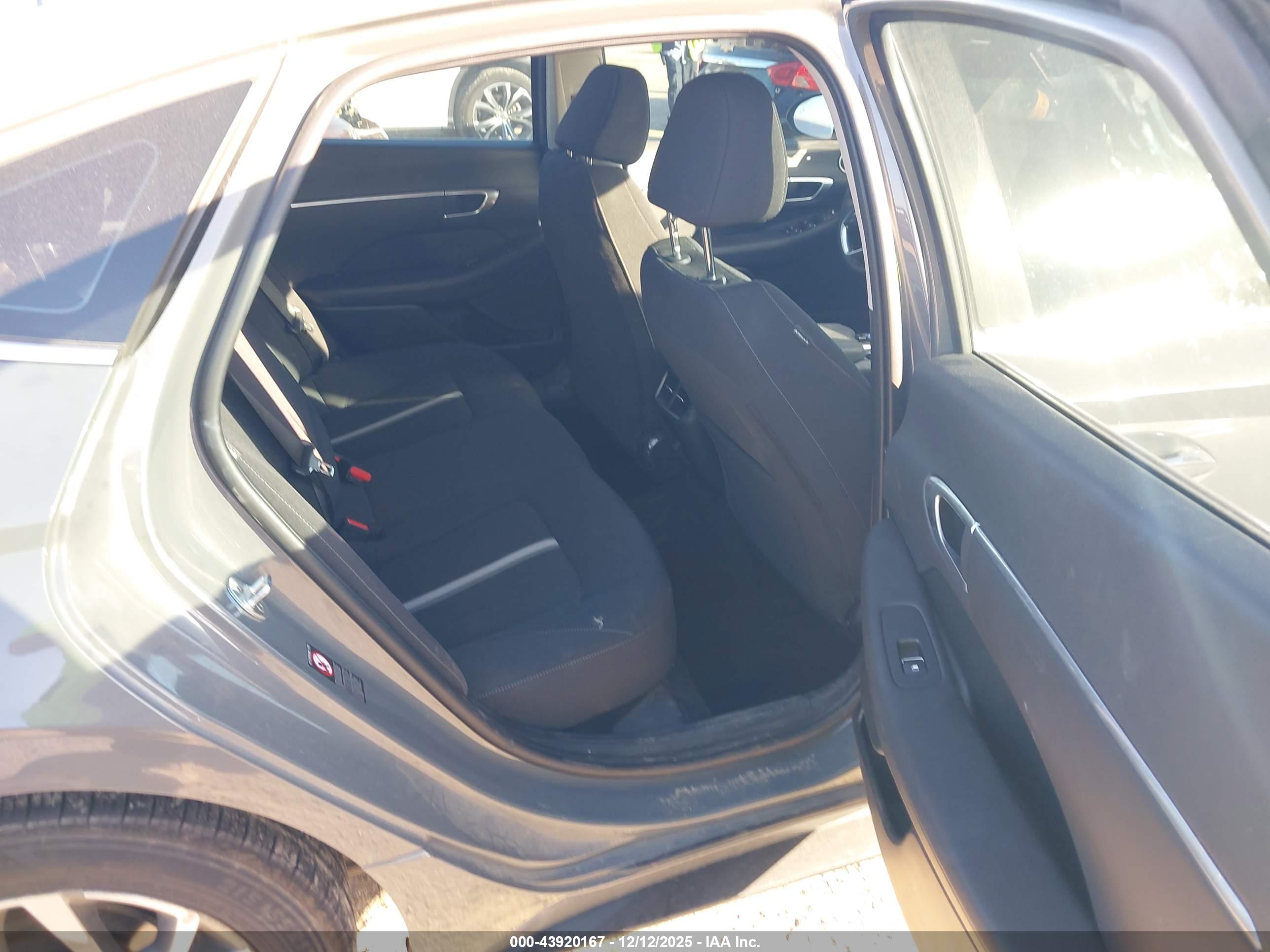 HYUNDAI SONATA image 8