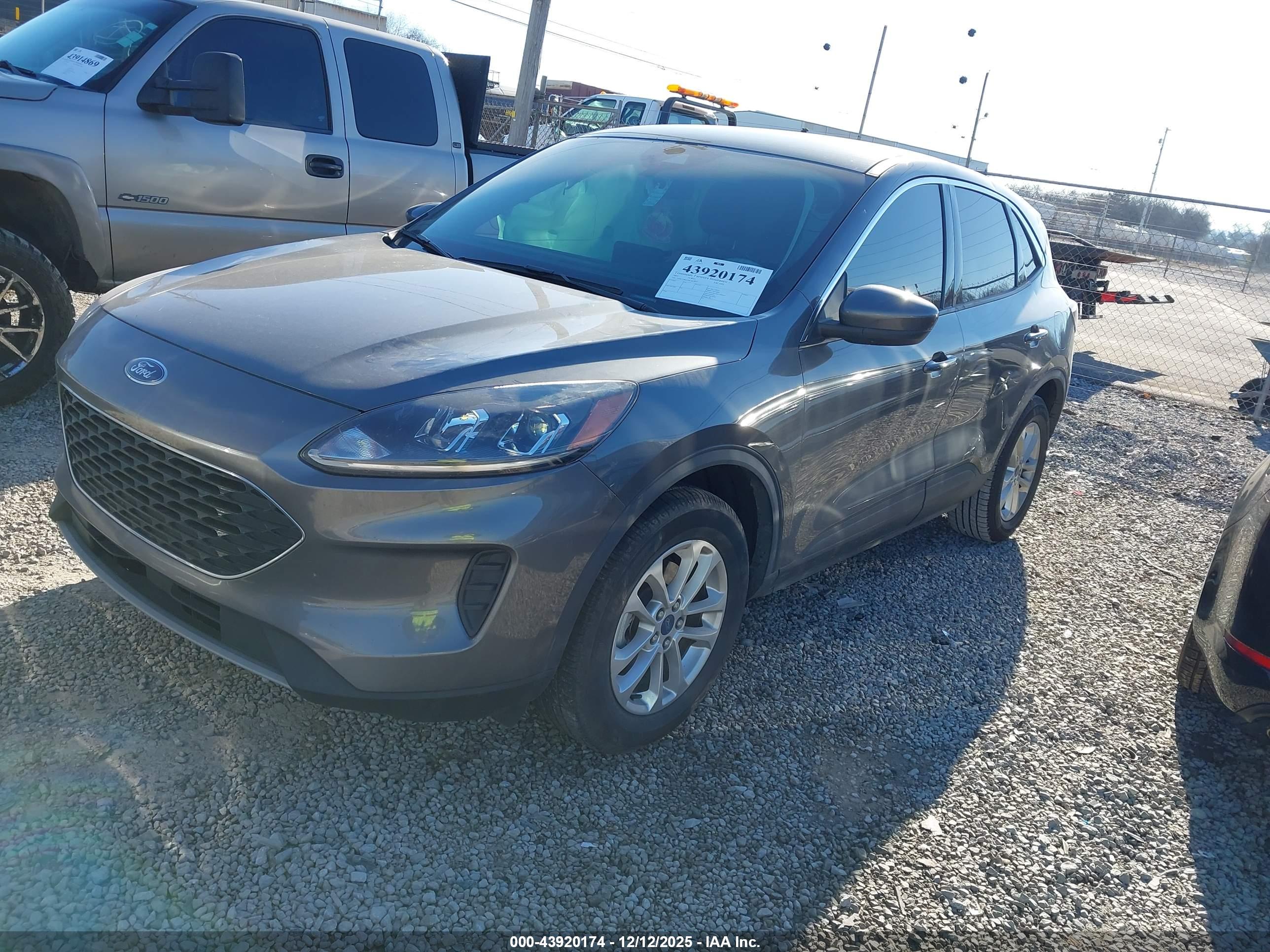 FORD ESCAPE image 2