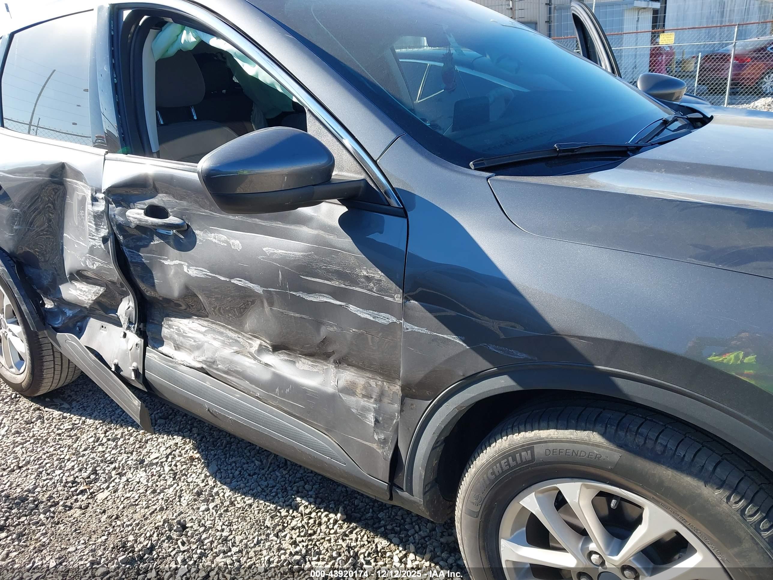 FORD ESCAPE image 6