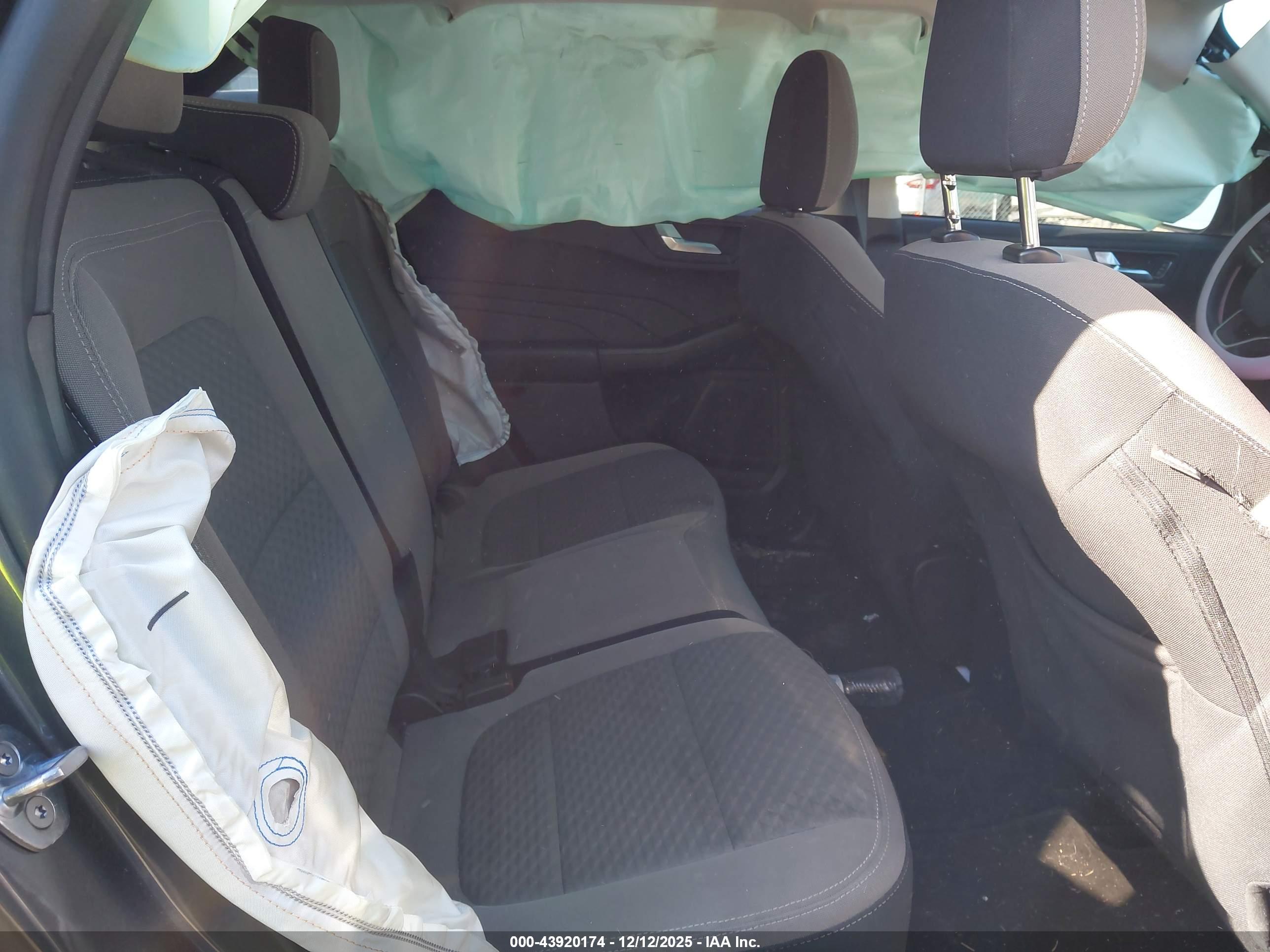 FORD ESCAPE image 8