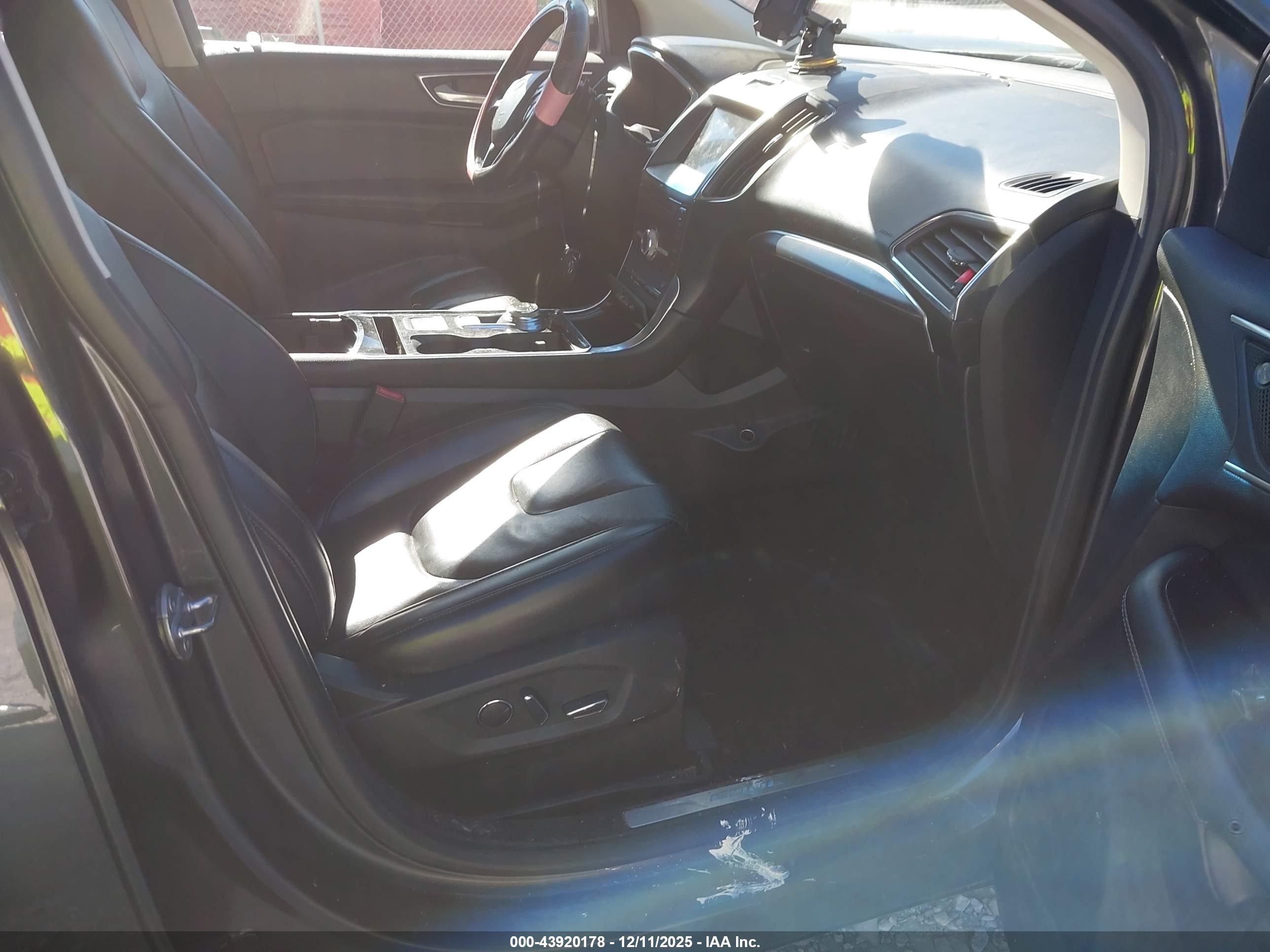 FORD EDGE image 5