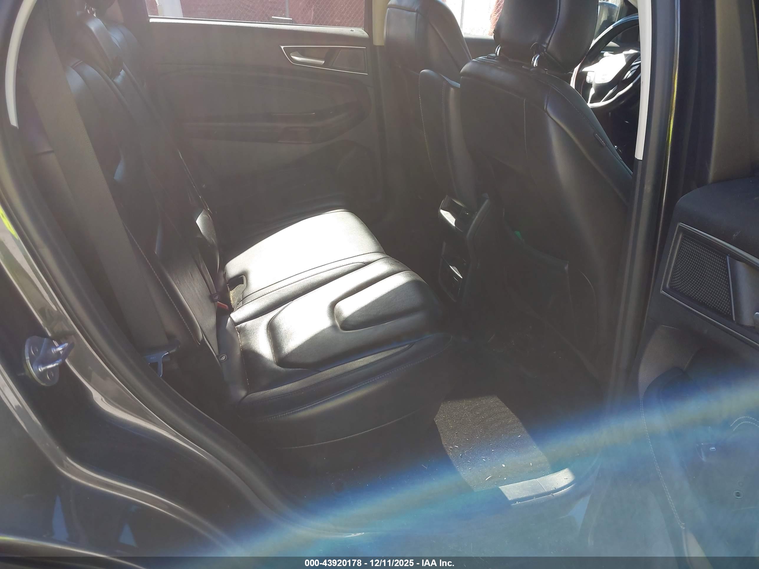 FORD EDGE image 8