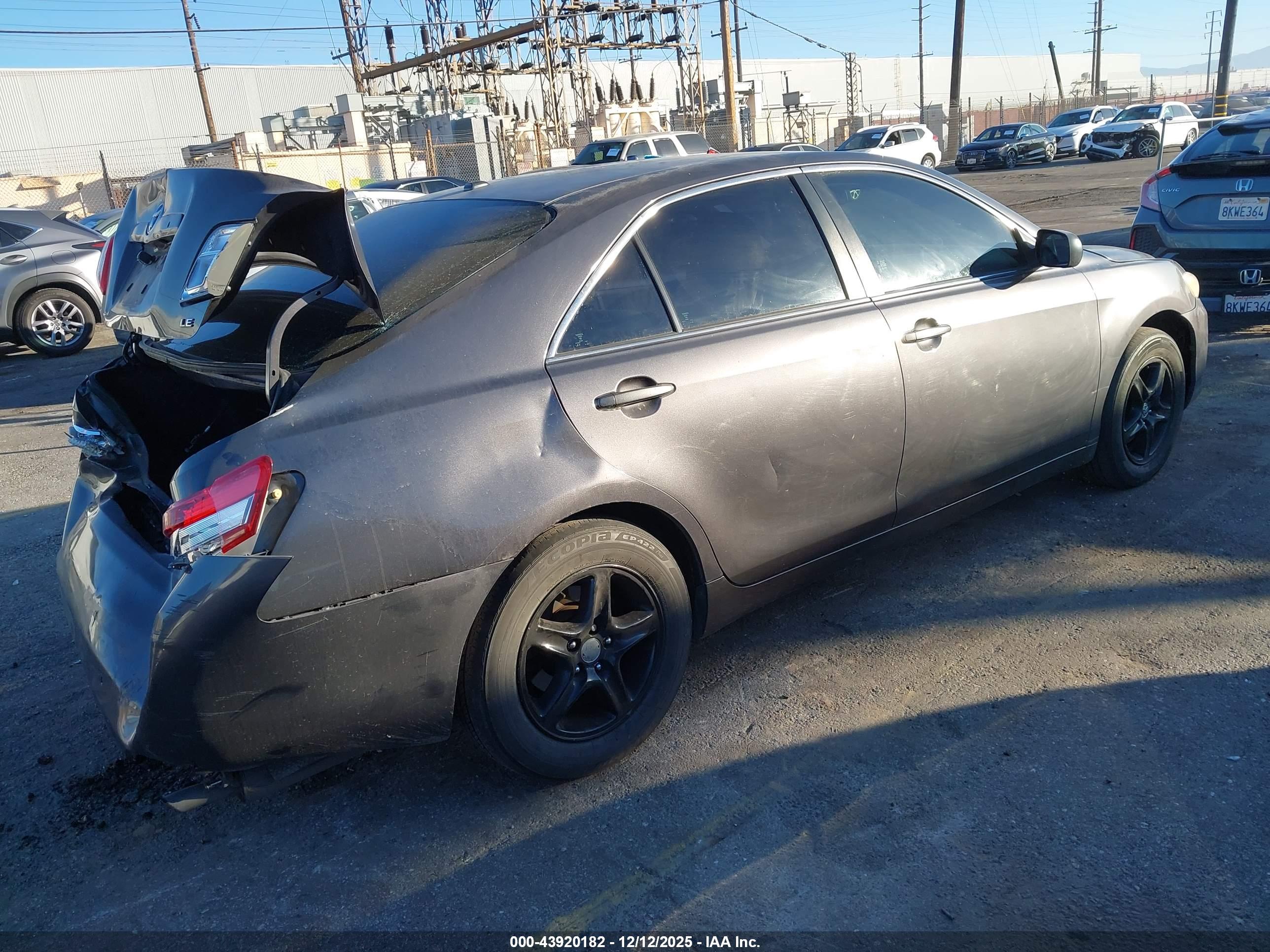 TOYOTA CAMRY image 4