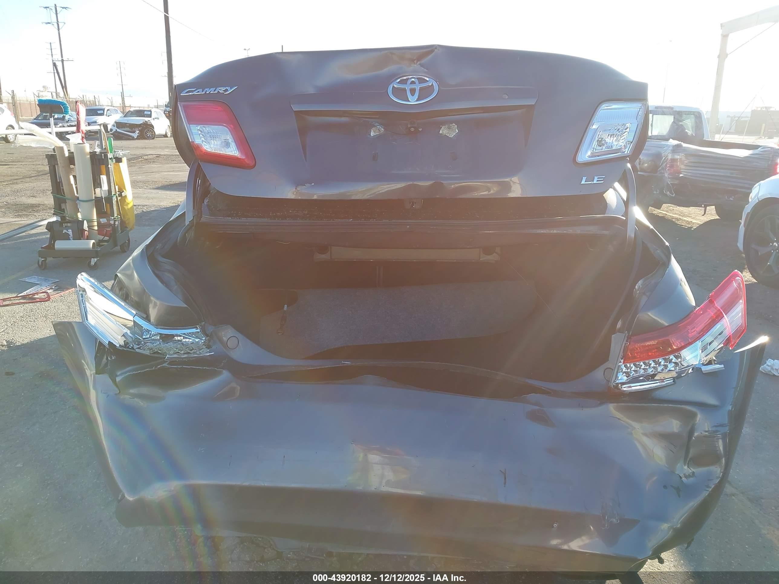 TOYOTA CAMRY image 6