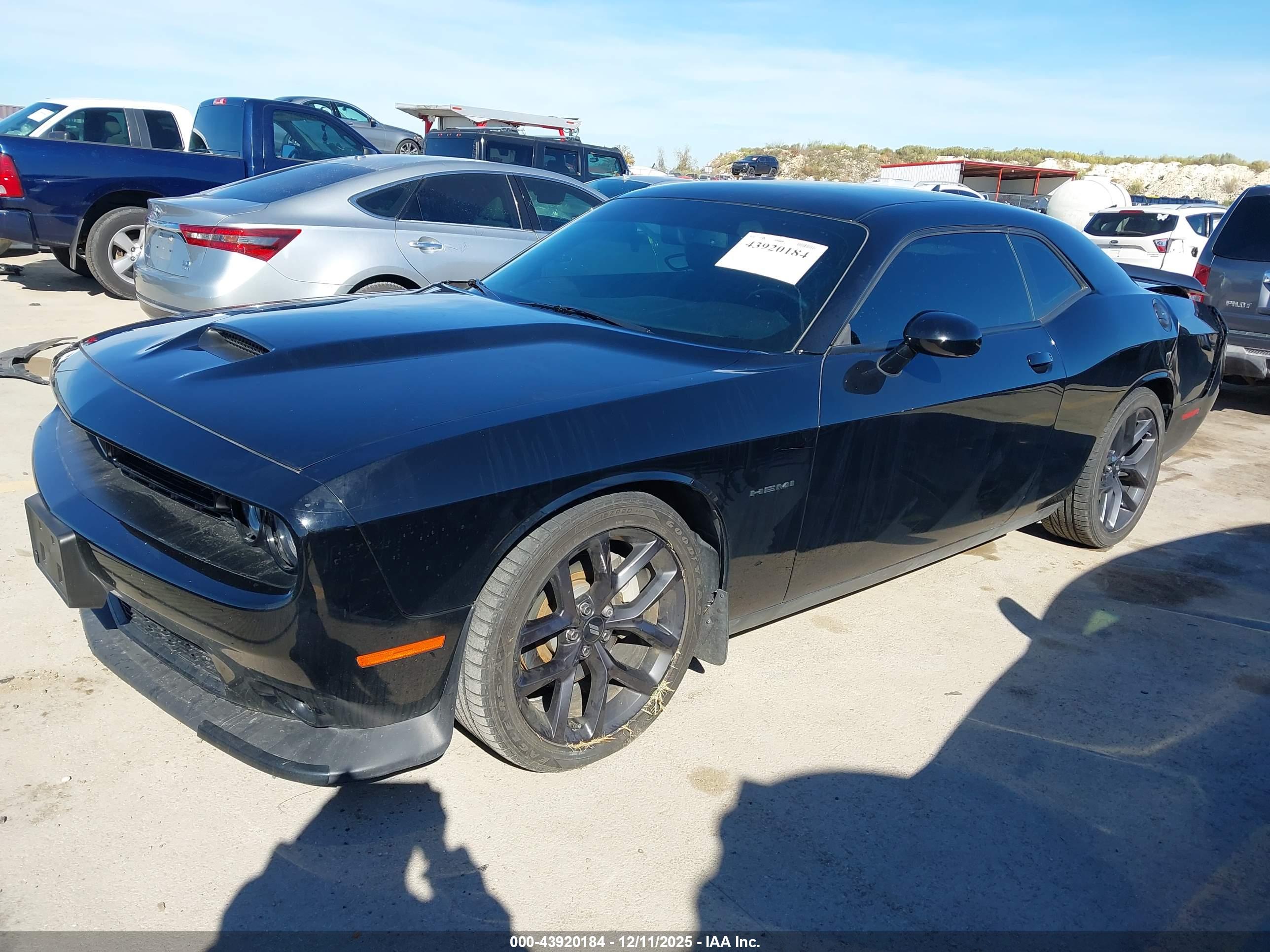 DODGE CHALLENGER image 2