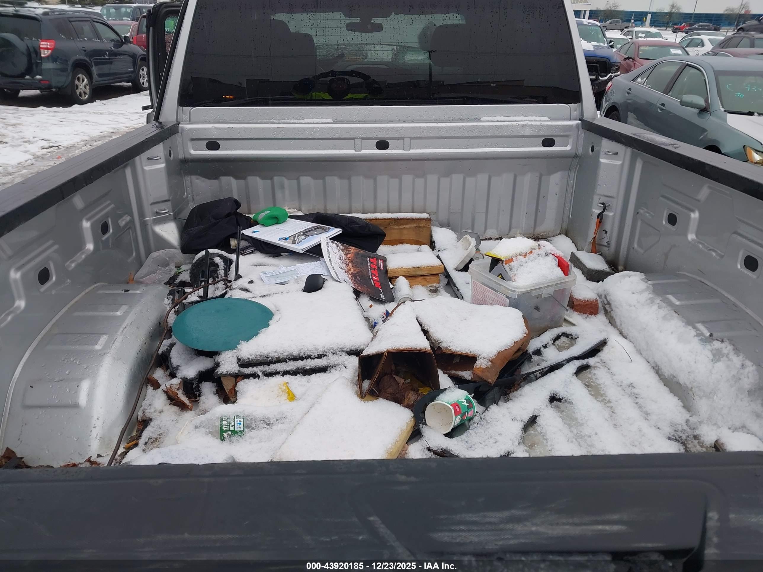 CHEVROLET SILVERADO image 7