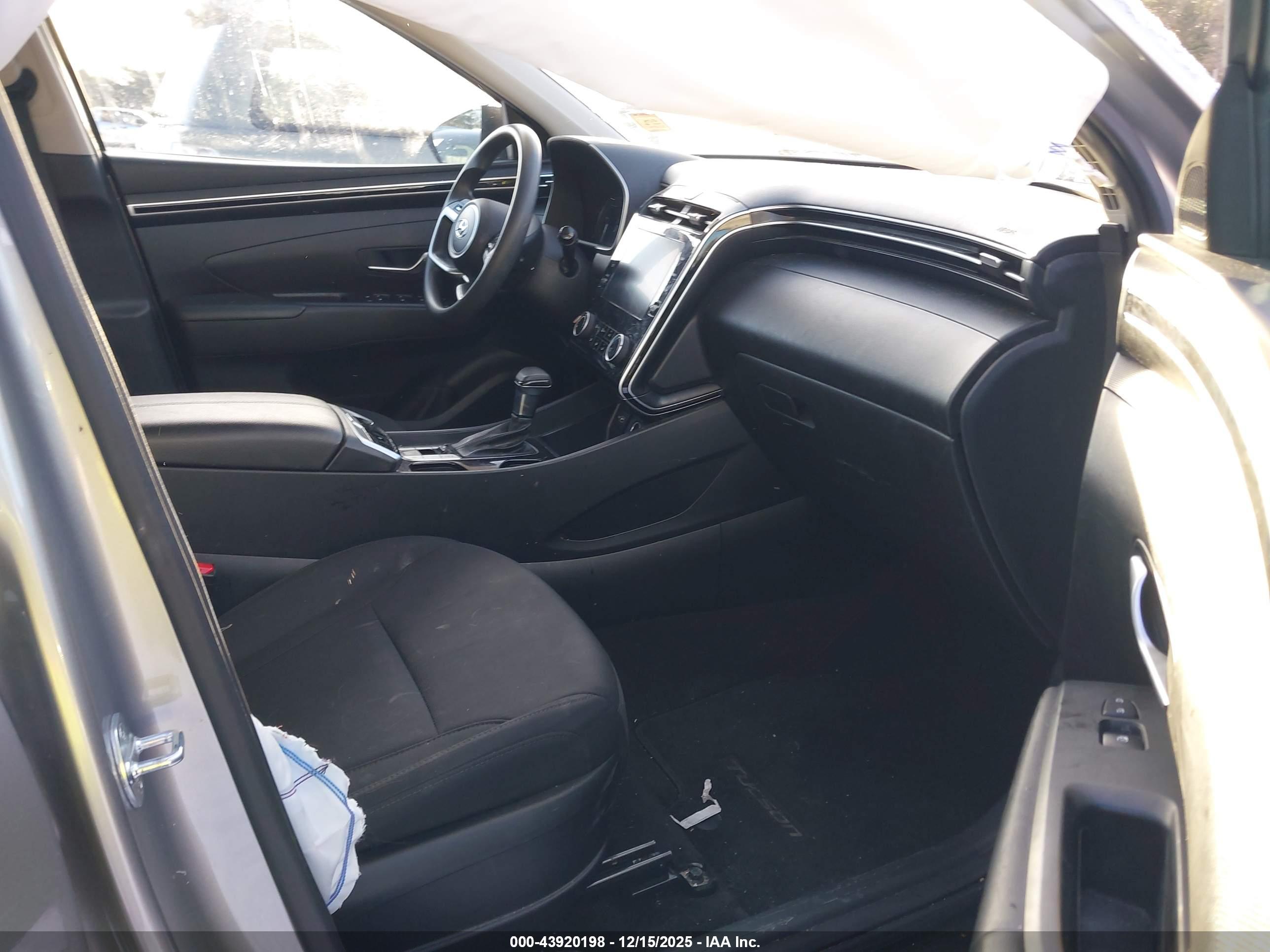 HYUNDAI TUCSON image 5