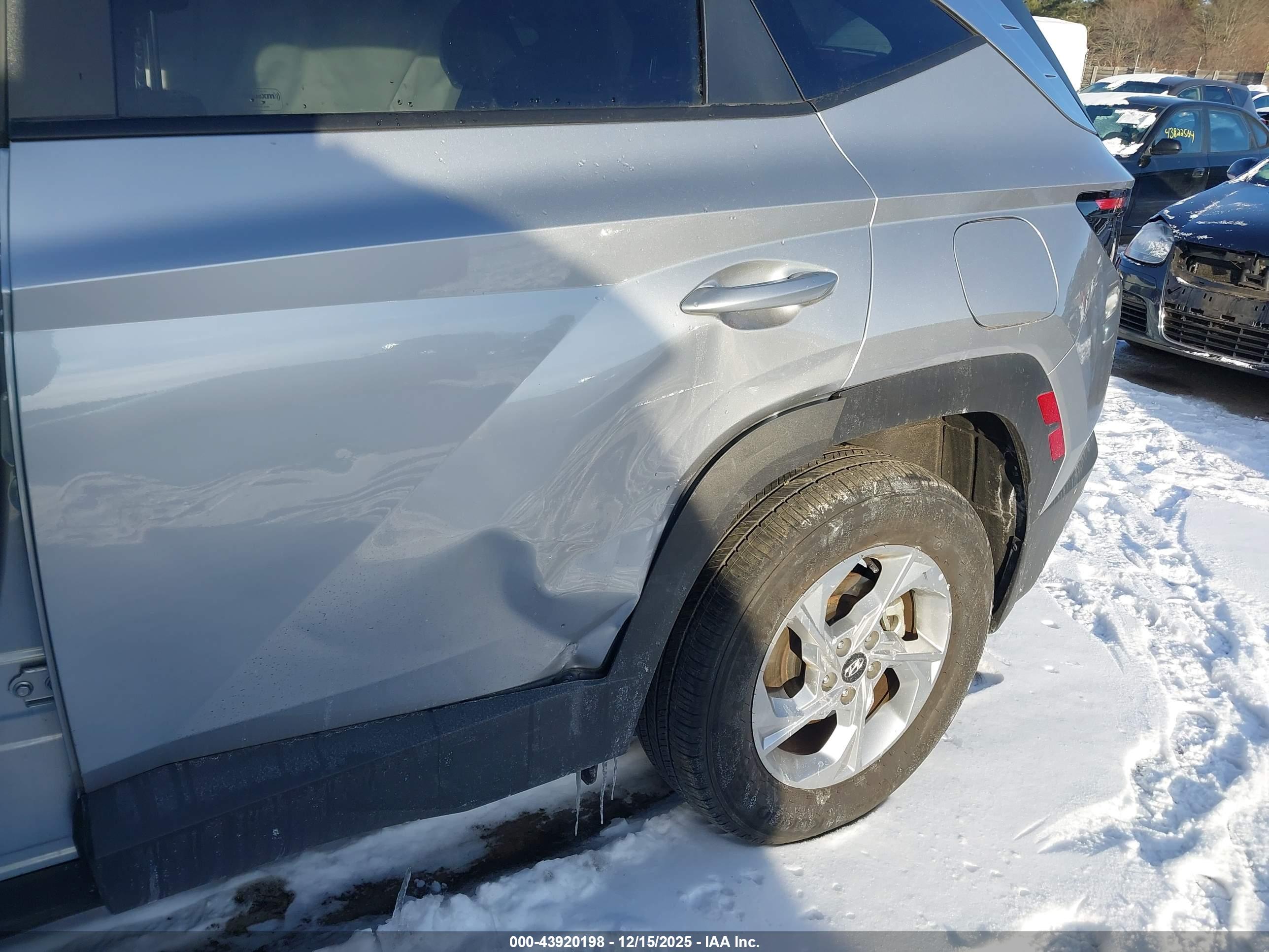 HYUNDAI TUCSON image 6