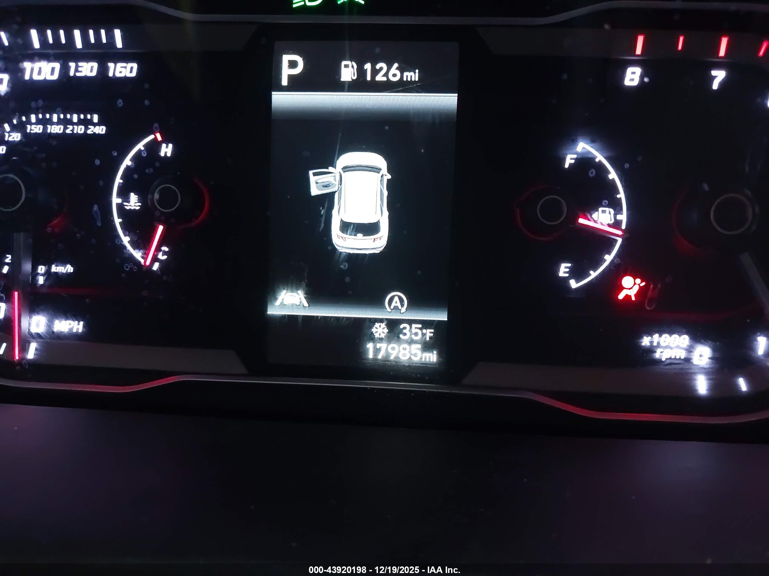 HYUNDAI TUCSON image 7