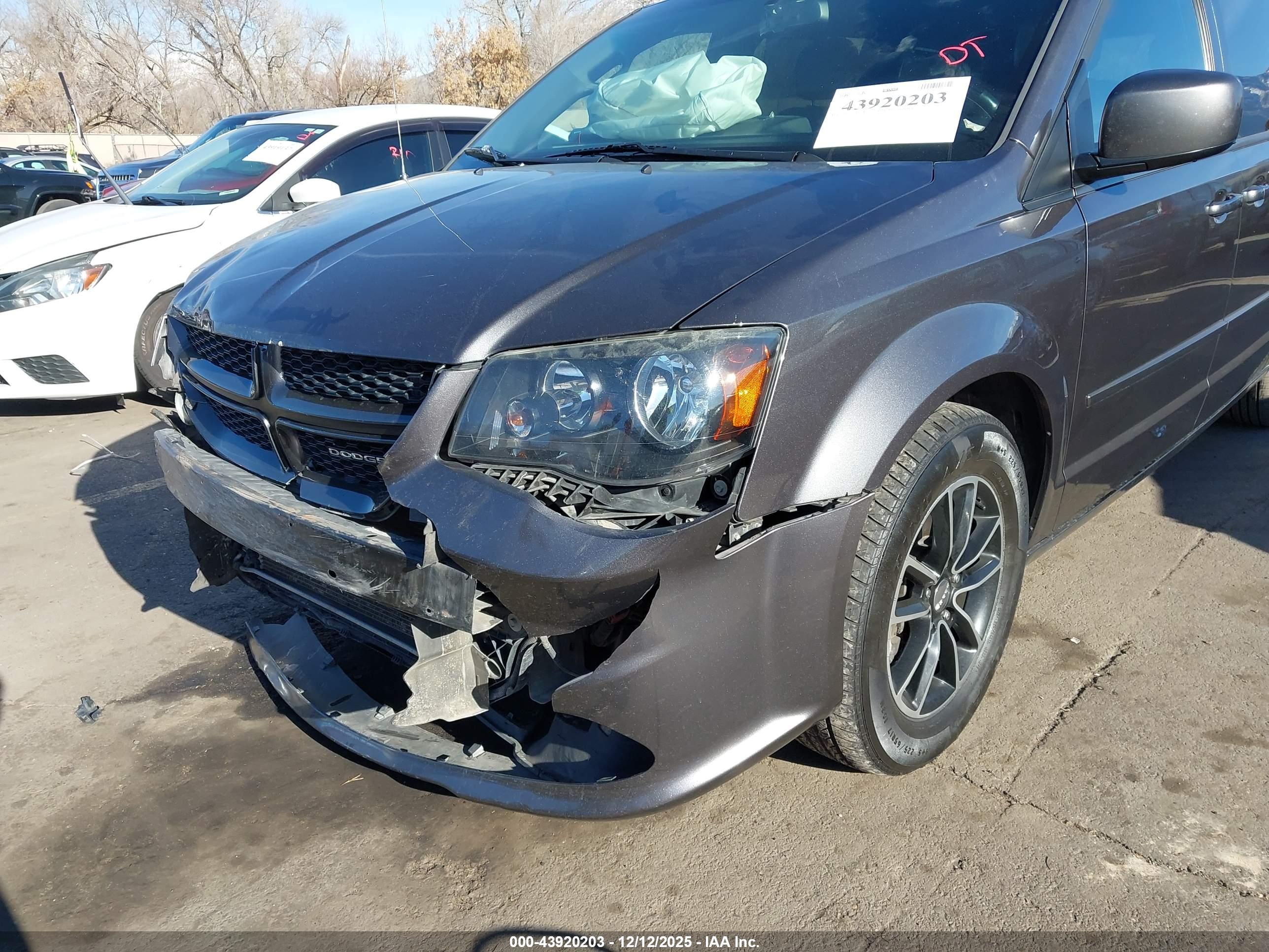 DODGE GRAND image 6