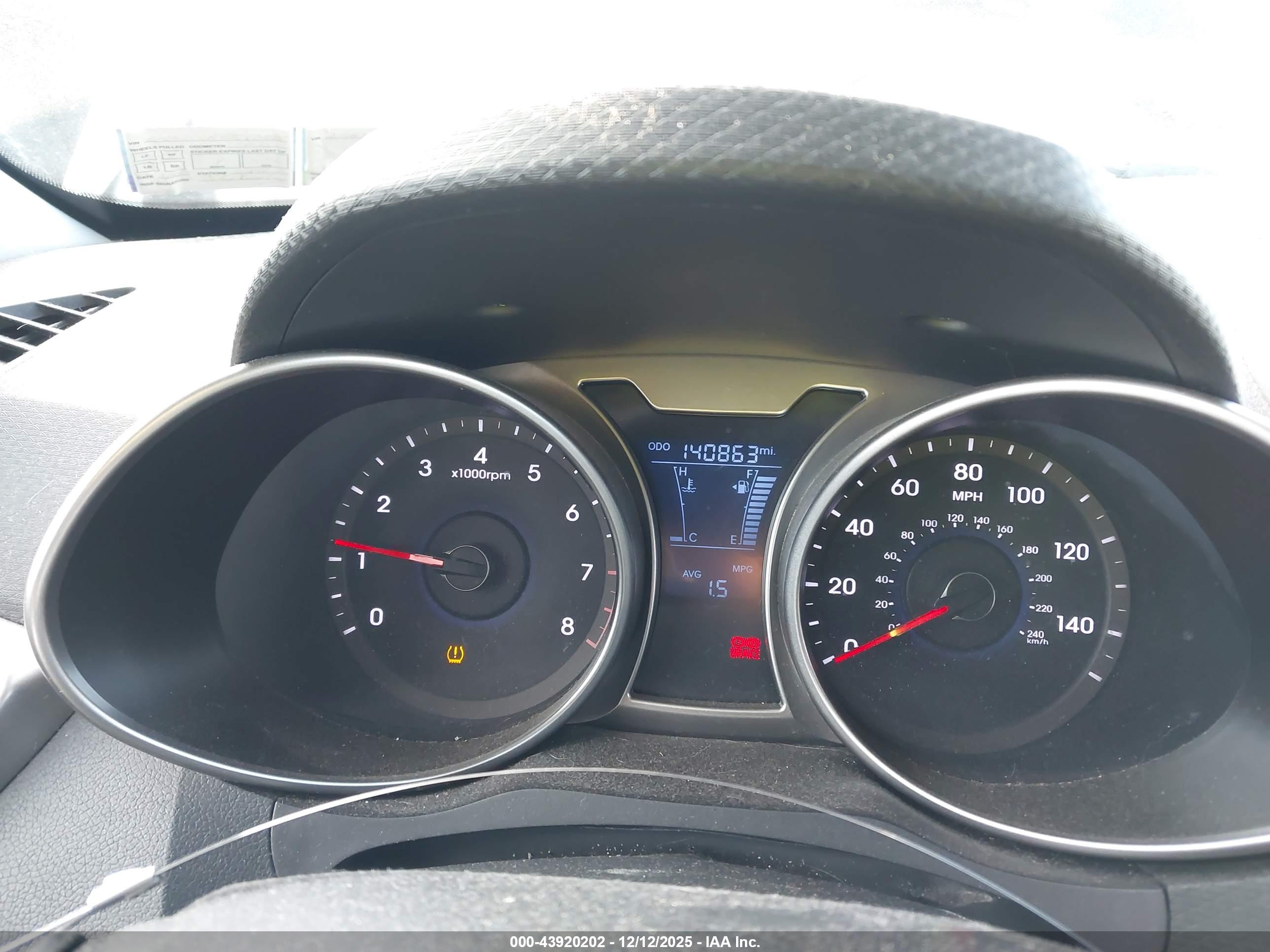HYUNDAI VELOSTER image 7