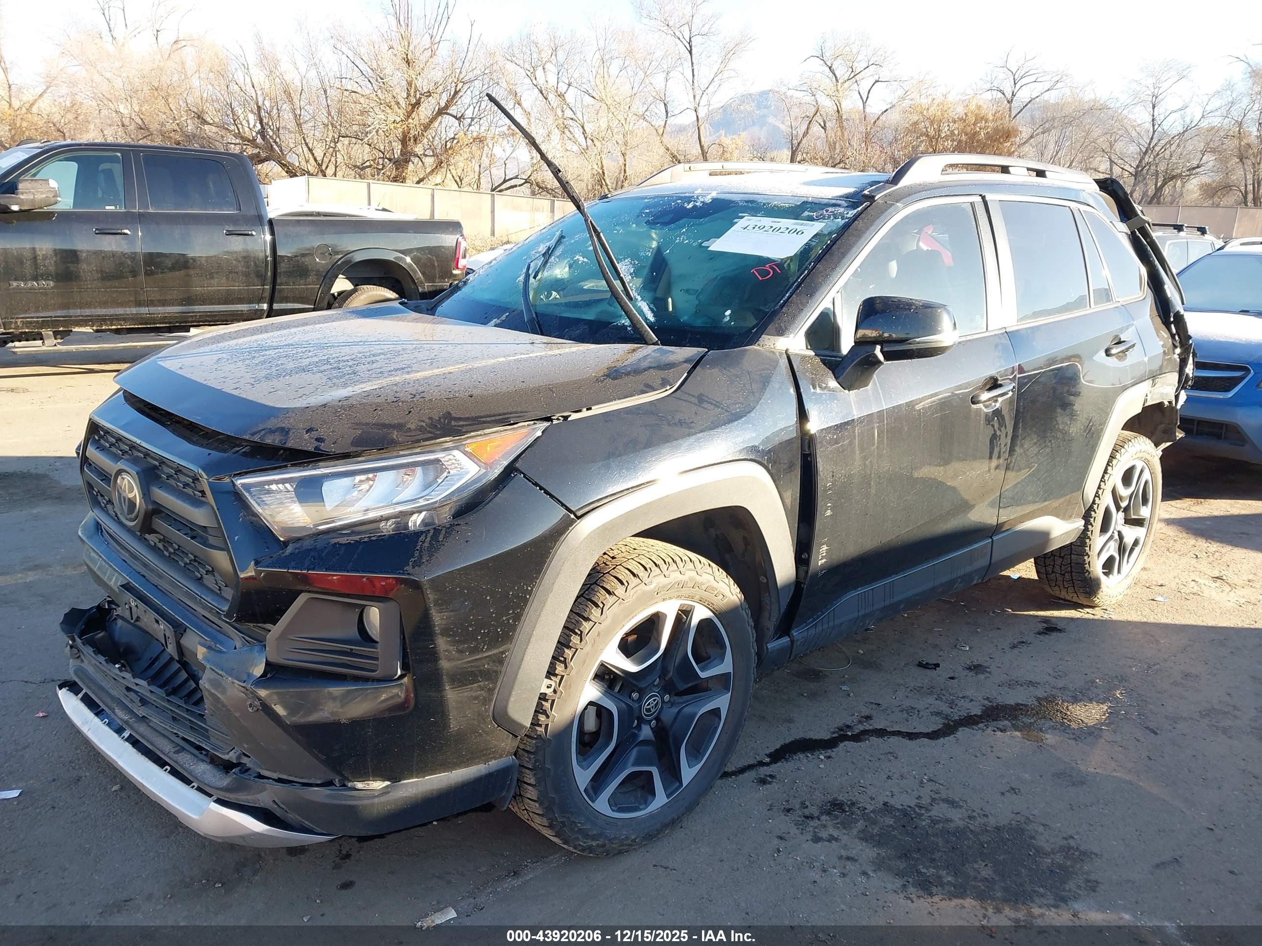 TOYOTA RAV4 image 2
