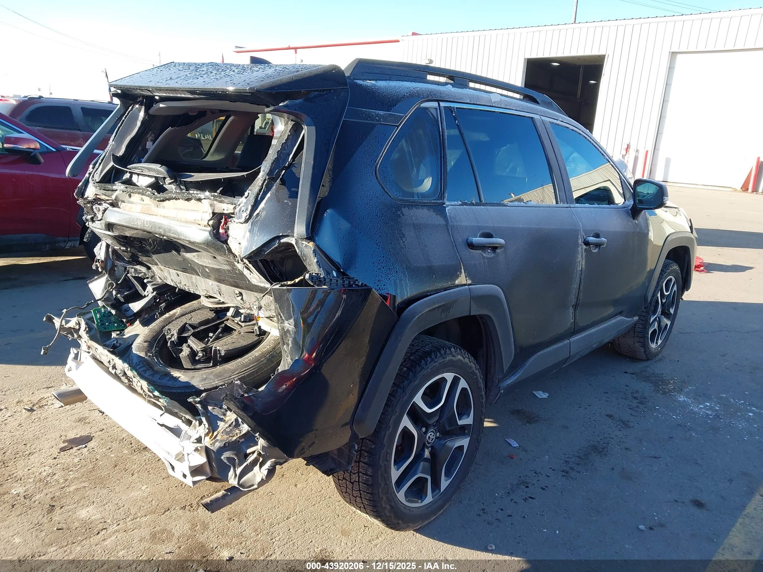 TOYOTA RAV4 image 4
