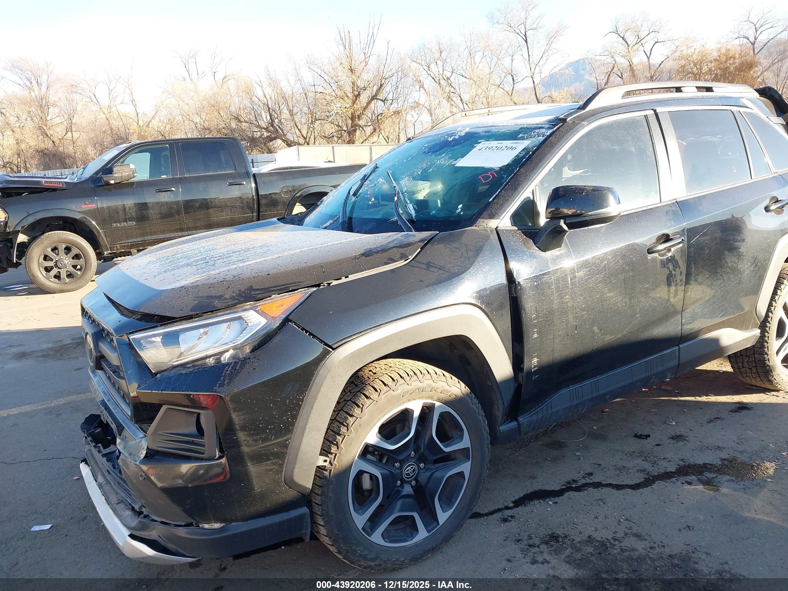 TOYOTA RAV4 image 6