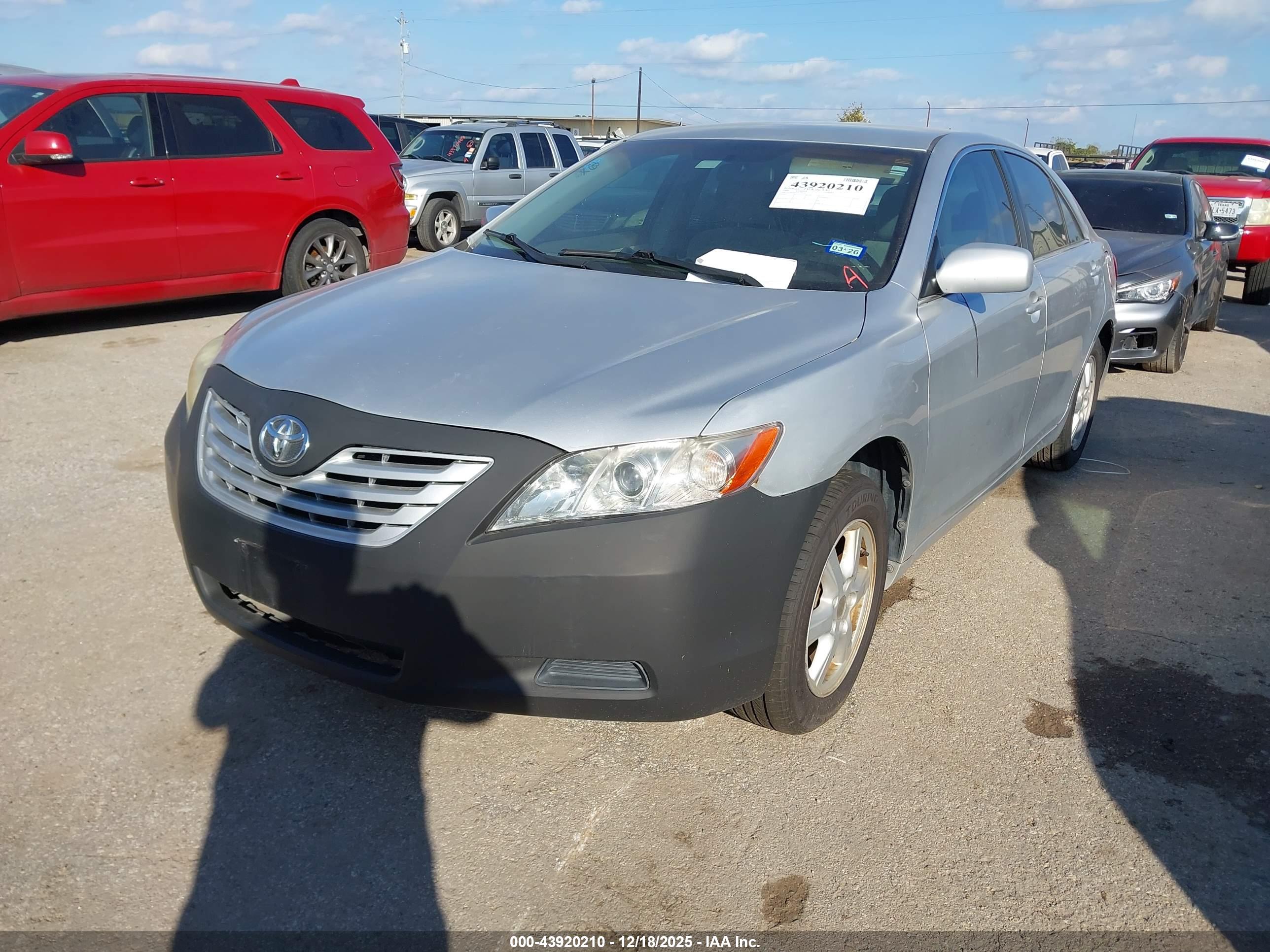 TOYOTA CAMRY image 2