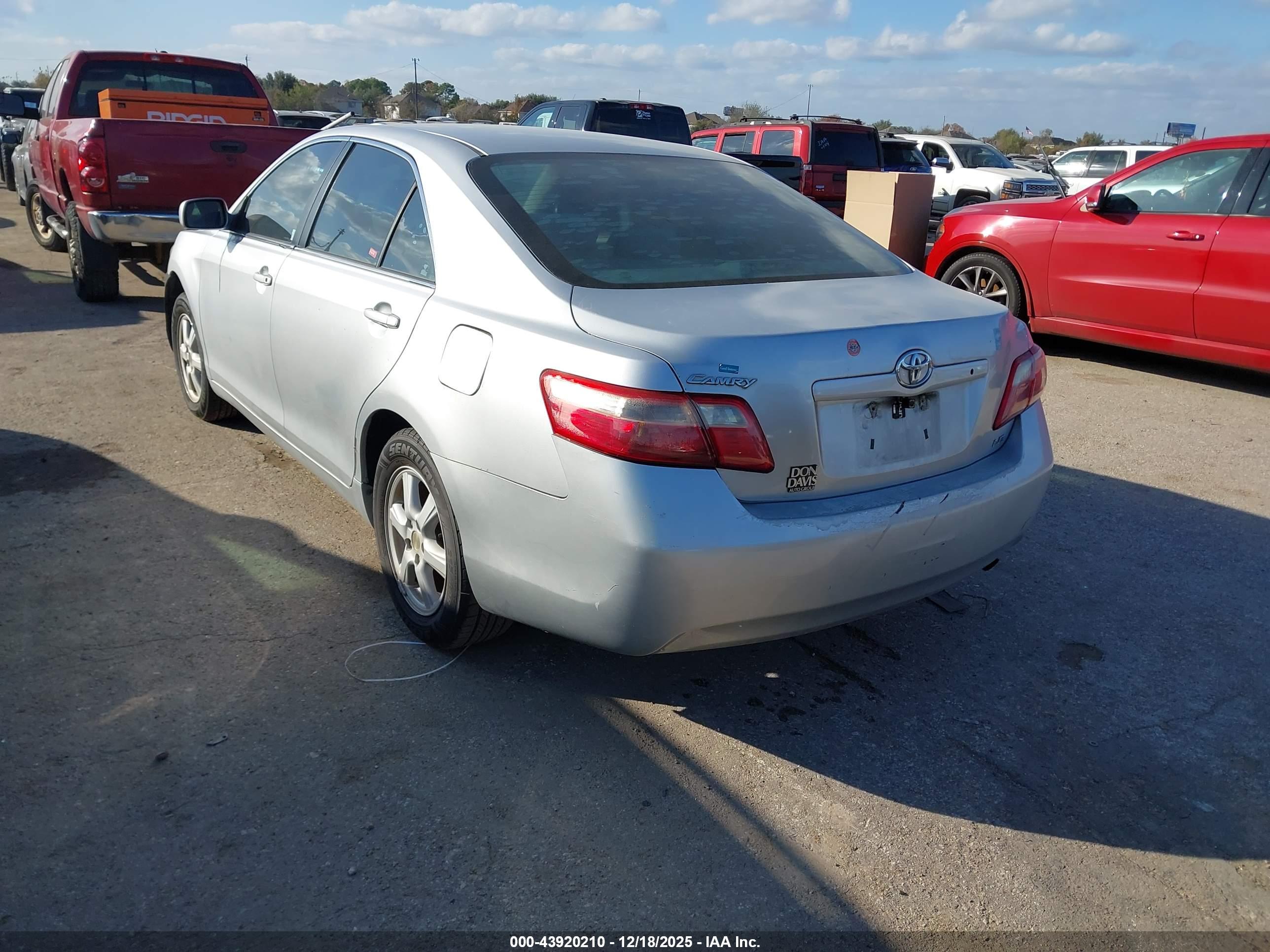 TOYOTA CAMRY image 3