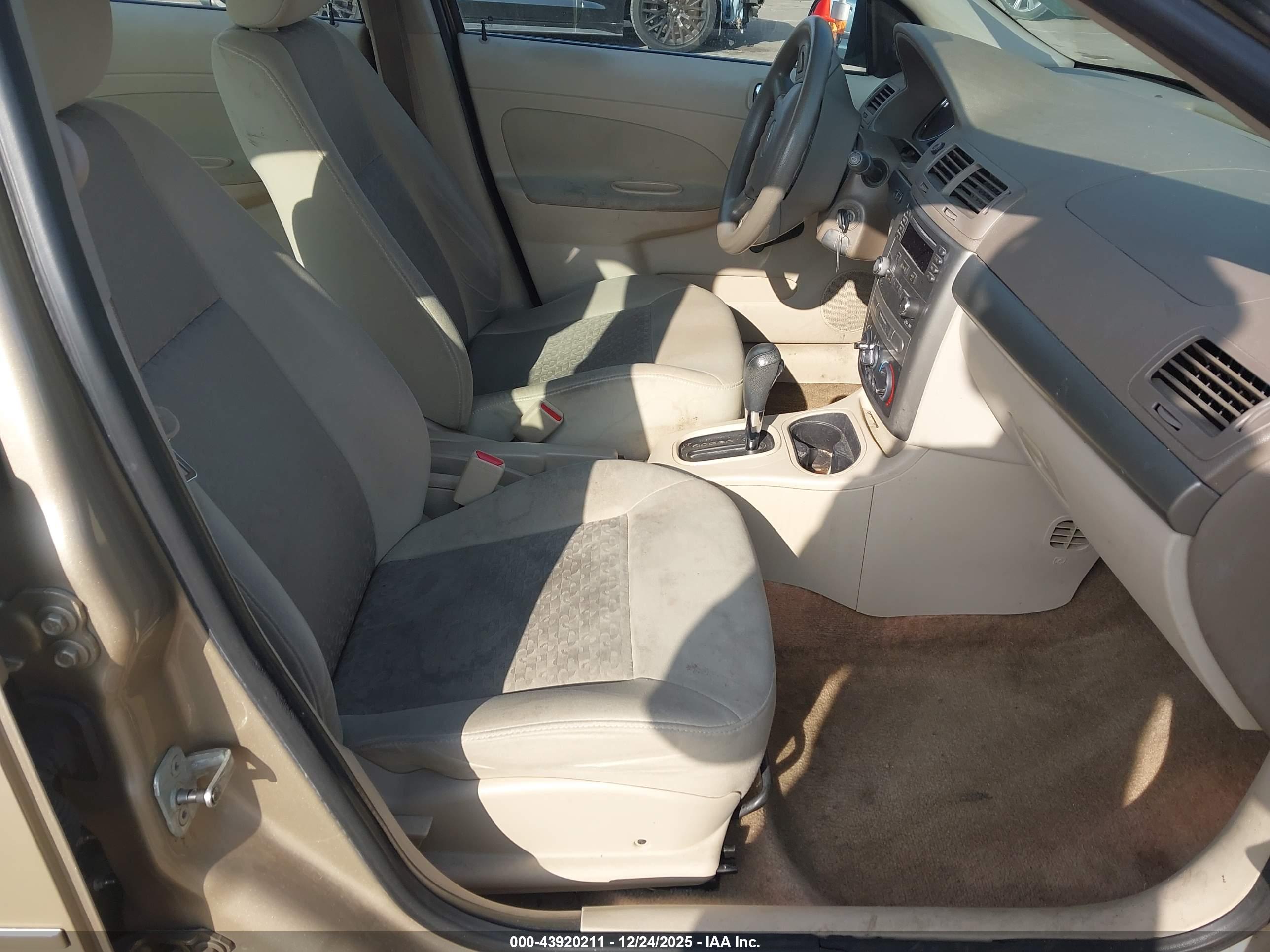 CHEVROLET COBALT image 5