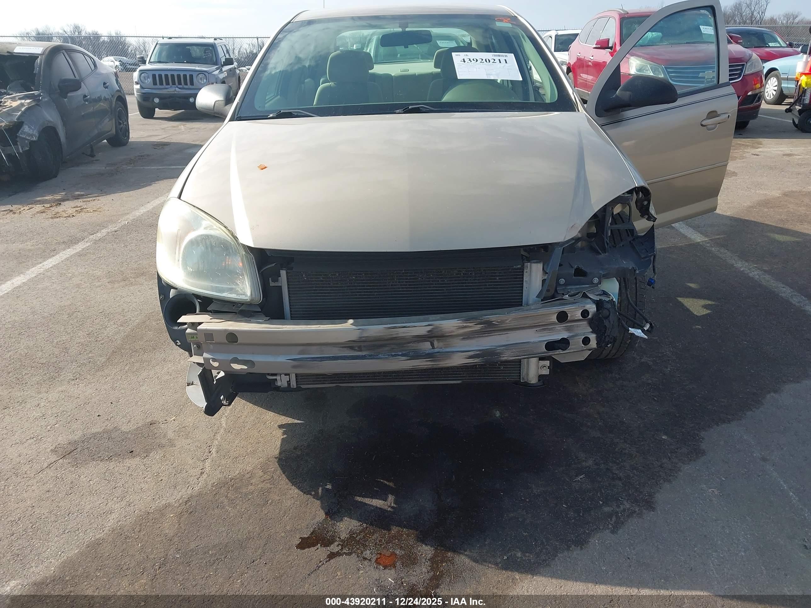 CHEVROLET COBALT image 6