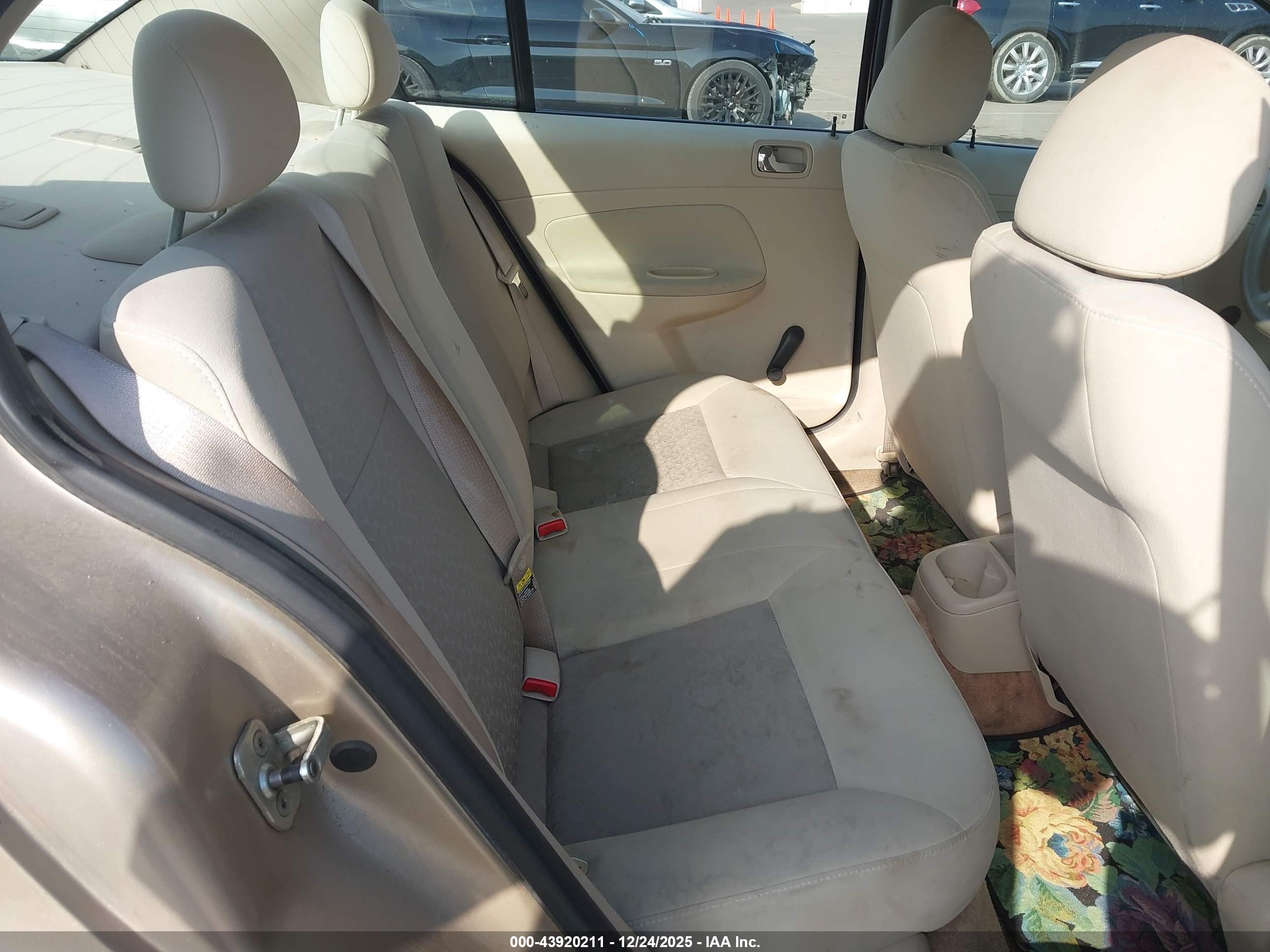 CHEVROLET COBALT image 8