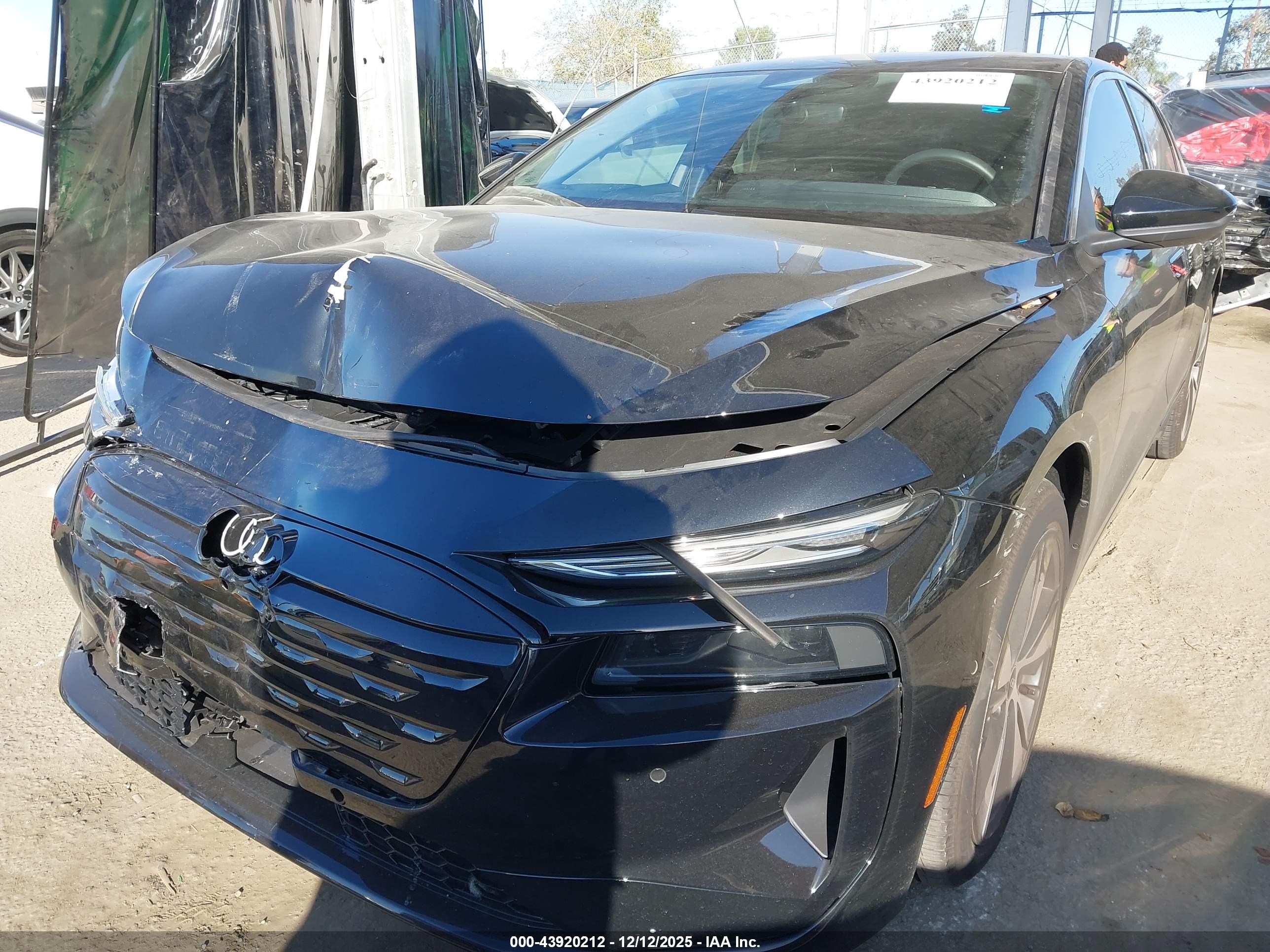 AUDI A6 image 6