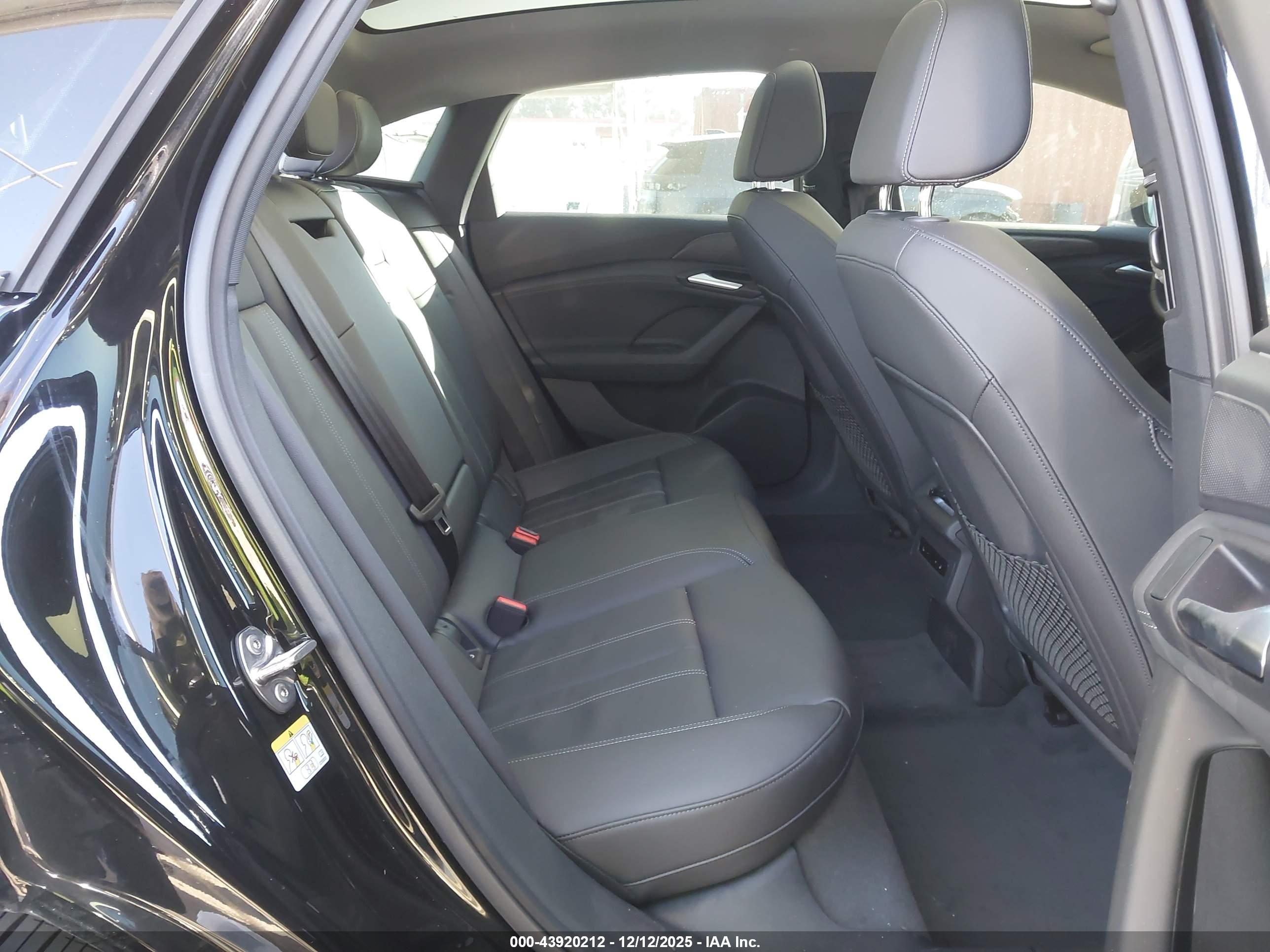 AUDI A6 image 8