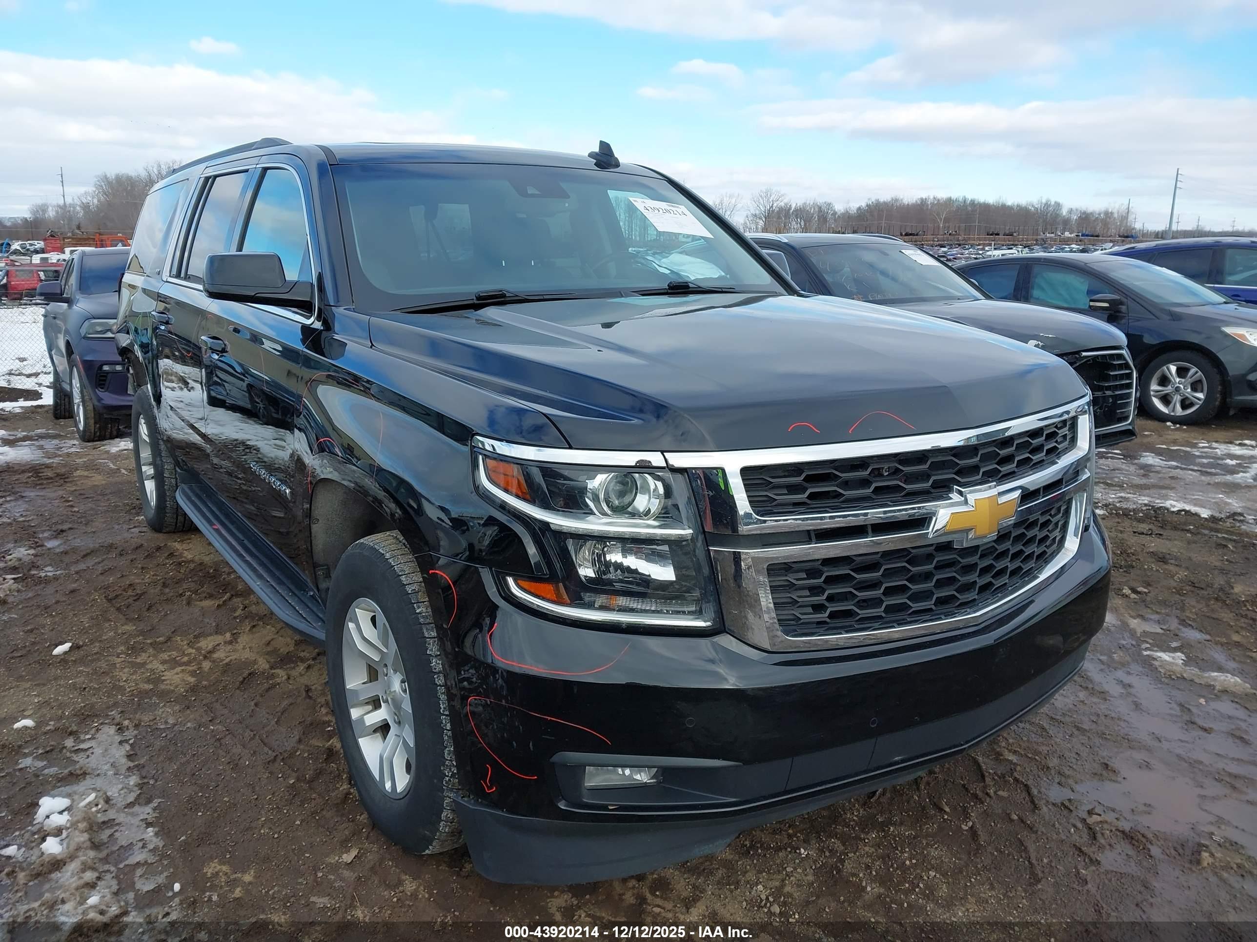 CHEVROLET SUBURBAN image 6