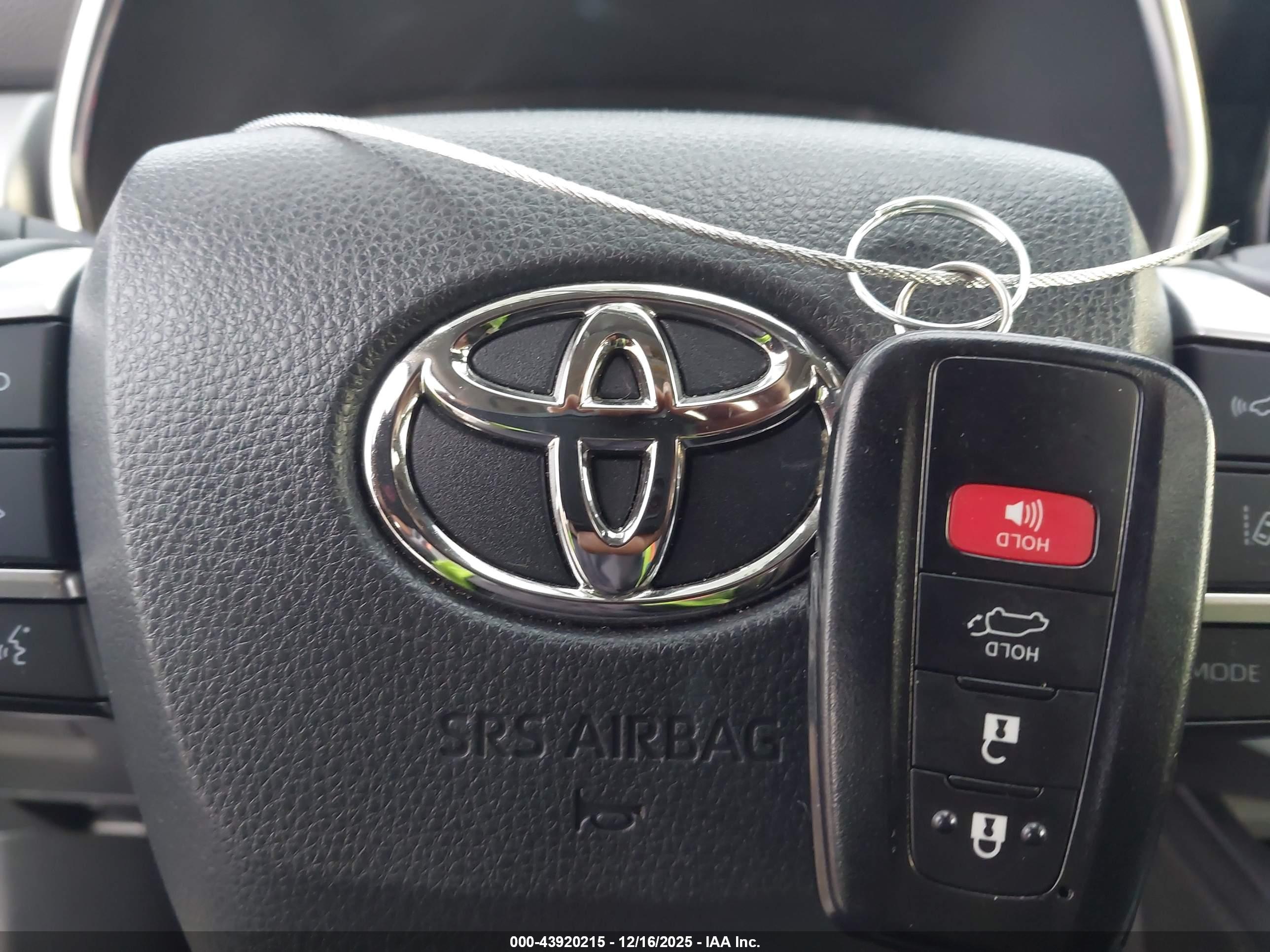 TOYOTA HIGHLANDER image 11