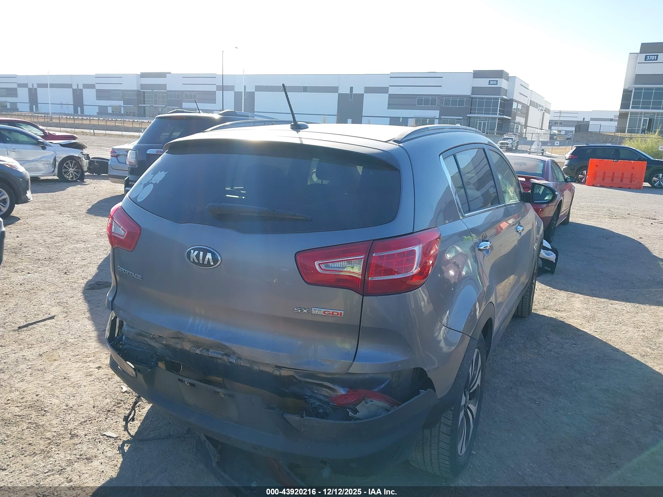 KIA SPORTAGE image 4