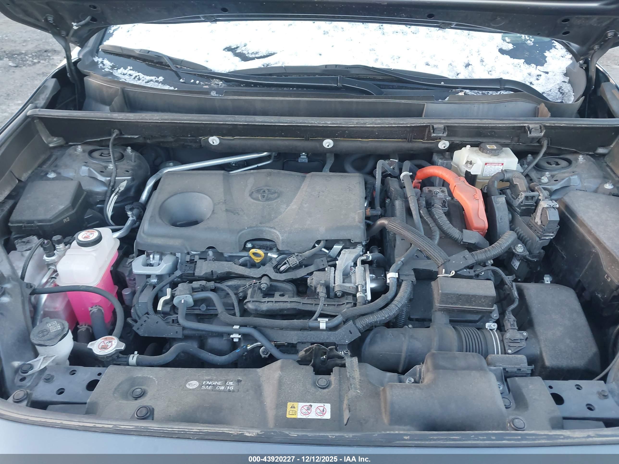 TOYOTA RAV4 image 10