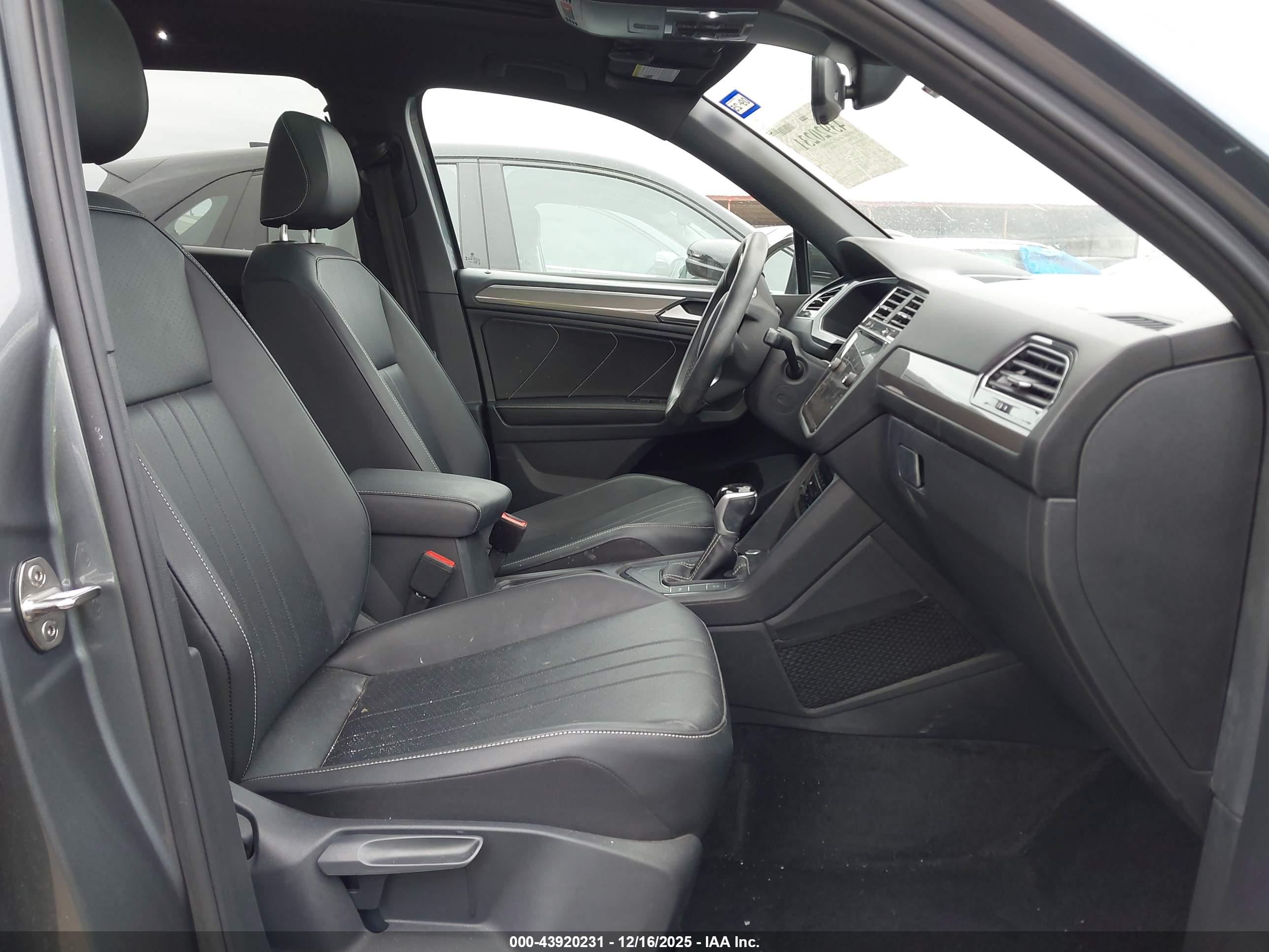 VOLKSWAGEN TIGUAN image 5