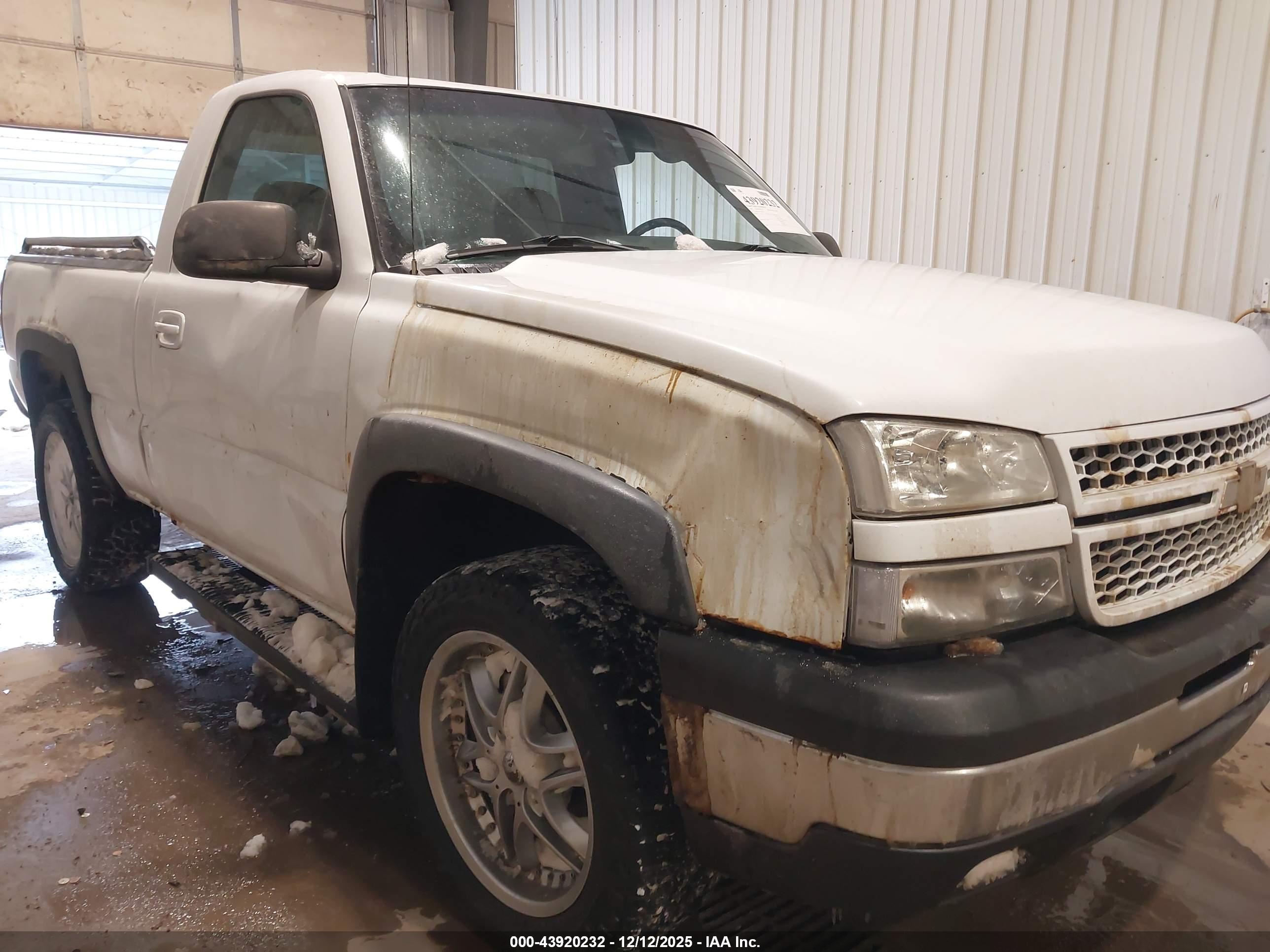 CHEVROLET SILVERADO image 6