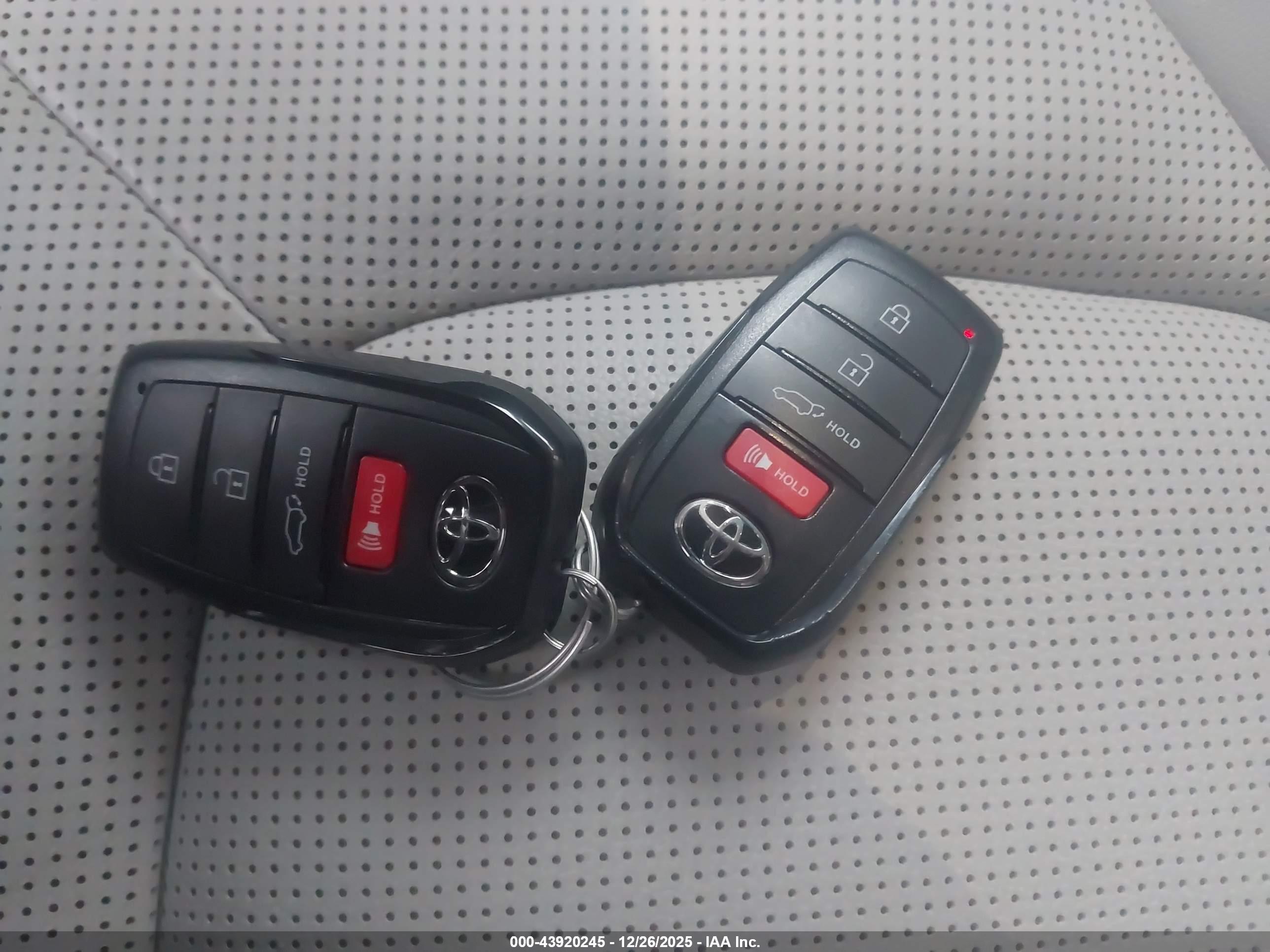 TOYOTA GRAND image 11