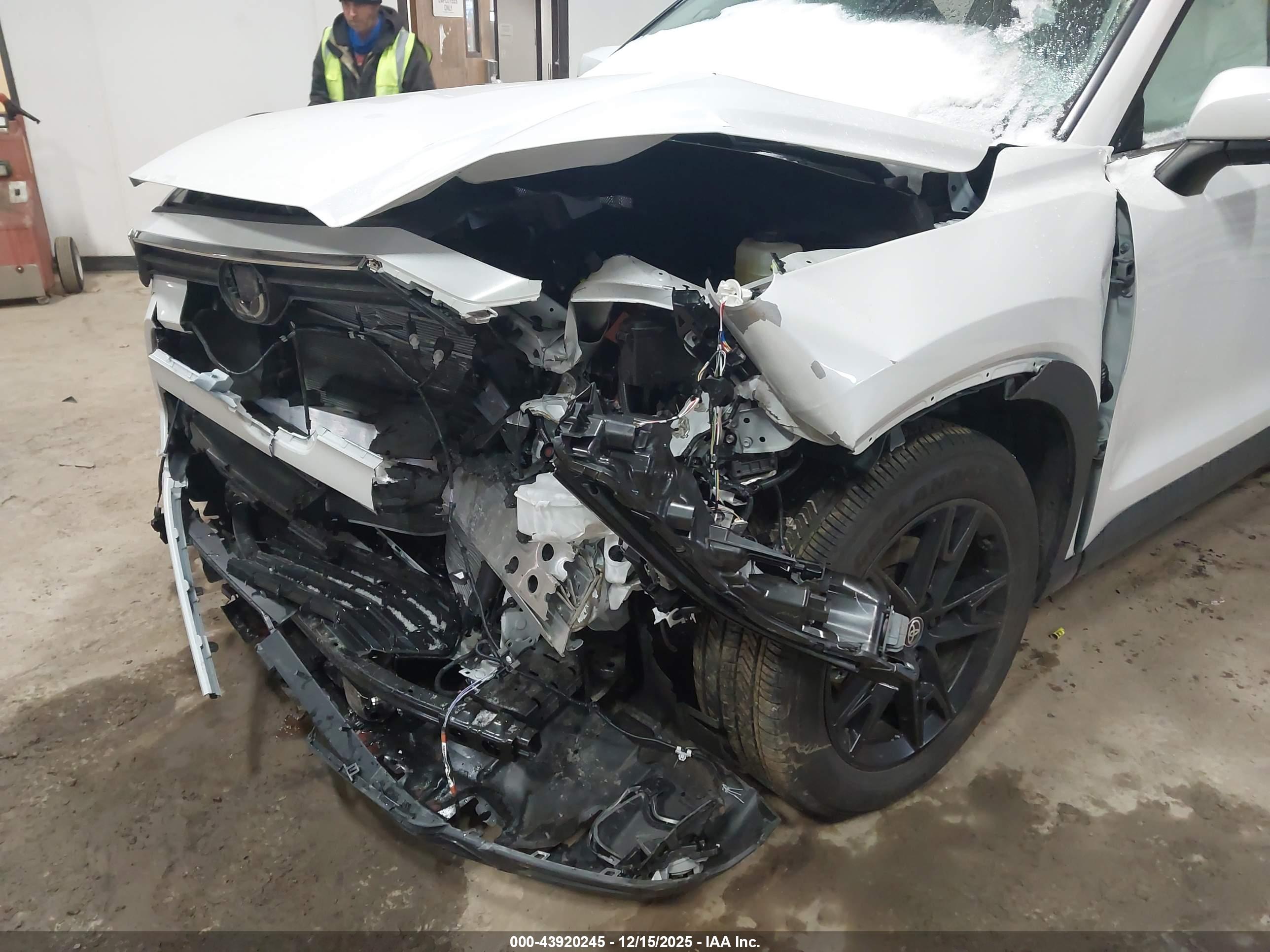 TOYOTA GRAND image 6
