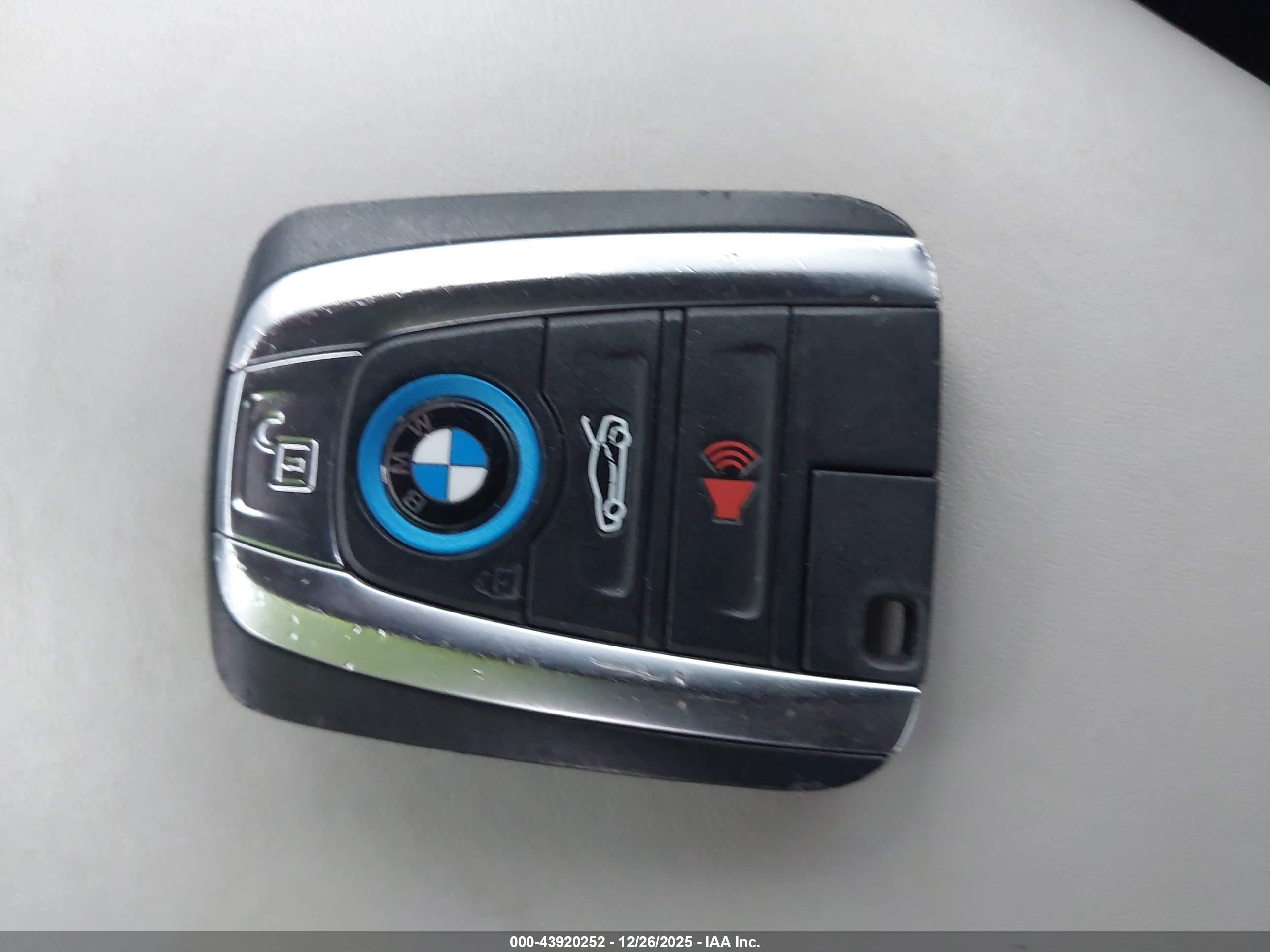 BMW I8 image 11