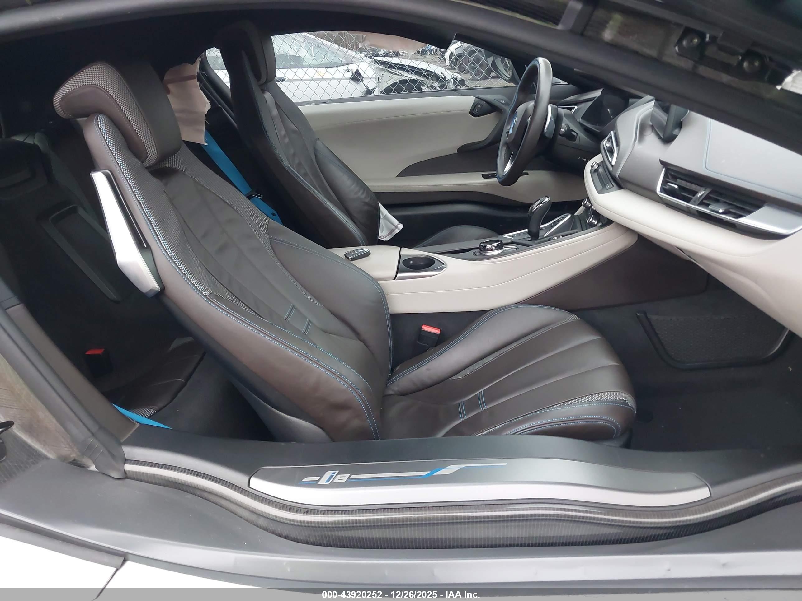 BMW I8 image 5